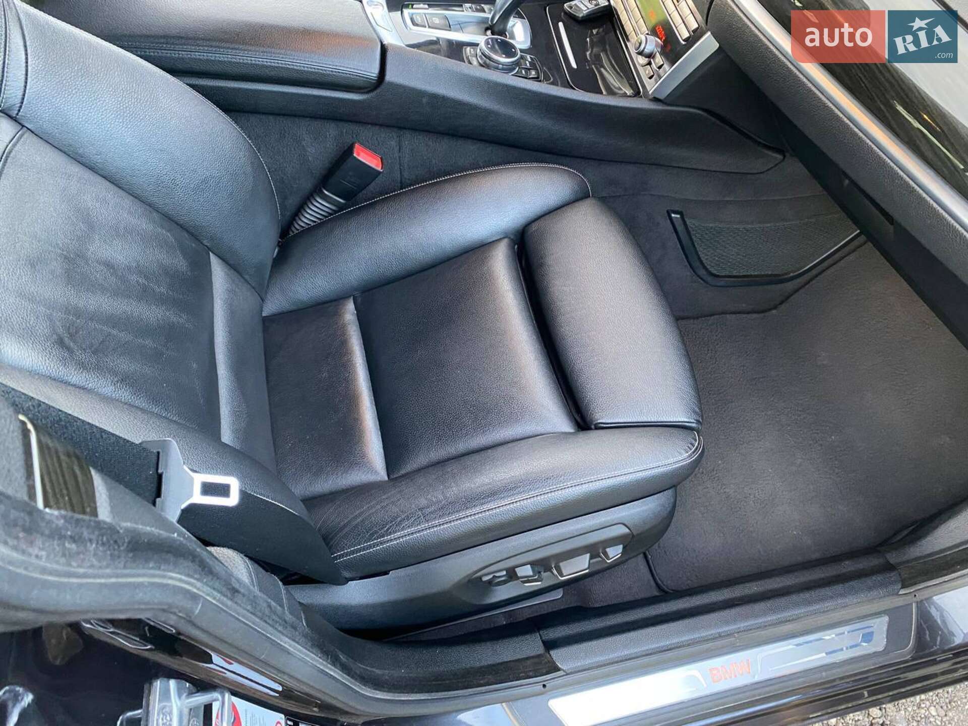 BMW 5 Series GT 2013 VIN WBA5N21050D494363 фото оголошення 28 з 38