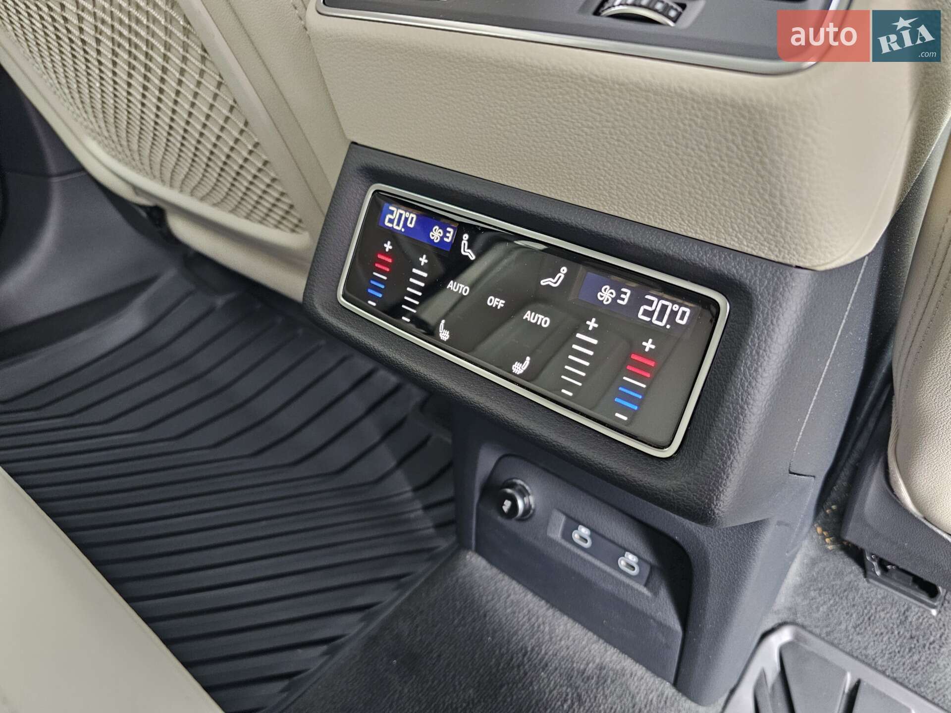Audi e-tron 2021 VIN WA1LAAGE2NB011136 фото оголошення 12 з 37