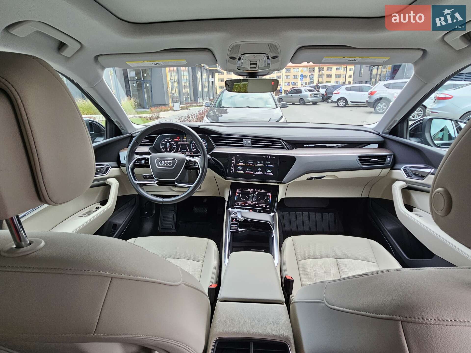 Audi e-tron 2021 VIN WA1LAAGE2NB011136 фото оголошення 14 з 37