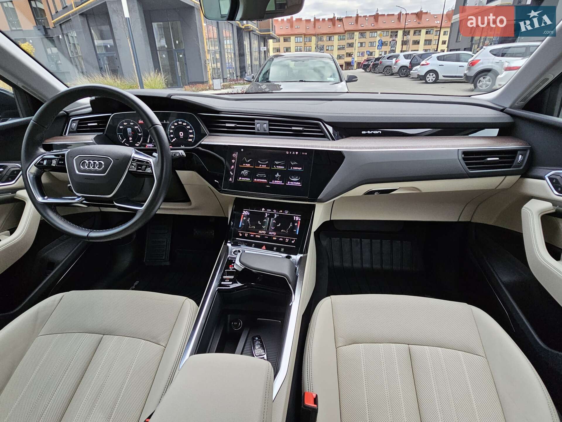 Audi e-tron 2021 VIN WA1LAAGE2NB011136 фото оголошення 15 з 37