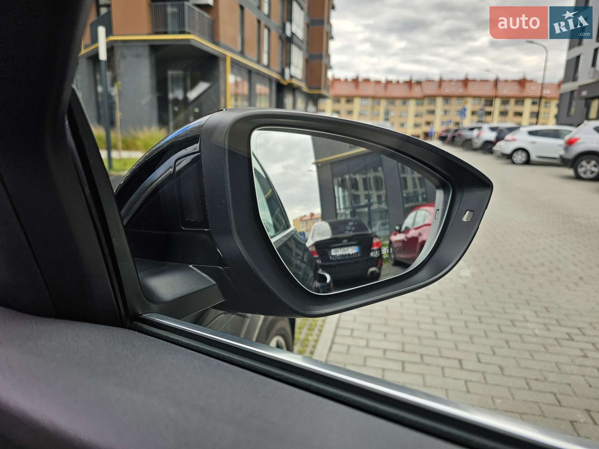 Audi e-tron 2021 VIN WA1LAAGE2NB011136 фото оголошення 17 з 37