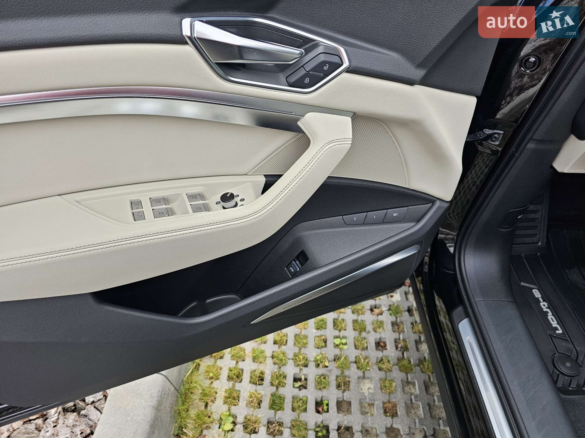 Audi e-tron 2021 VIN WA1LAAGE2NB011136 фото оголошення 21 з 37