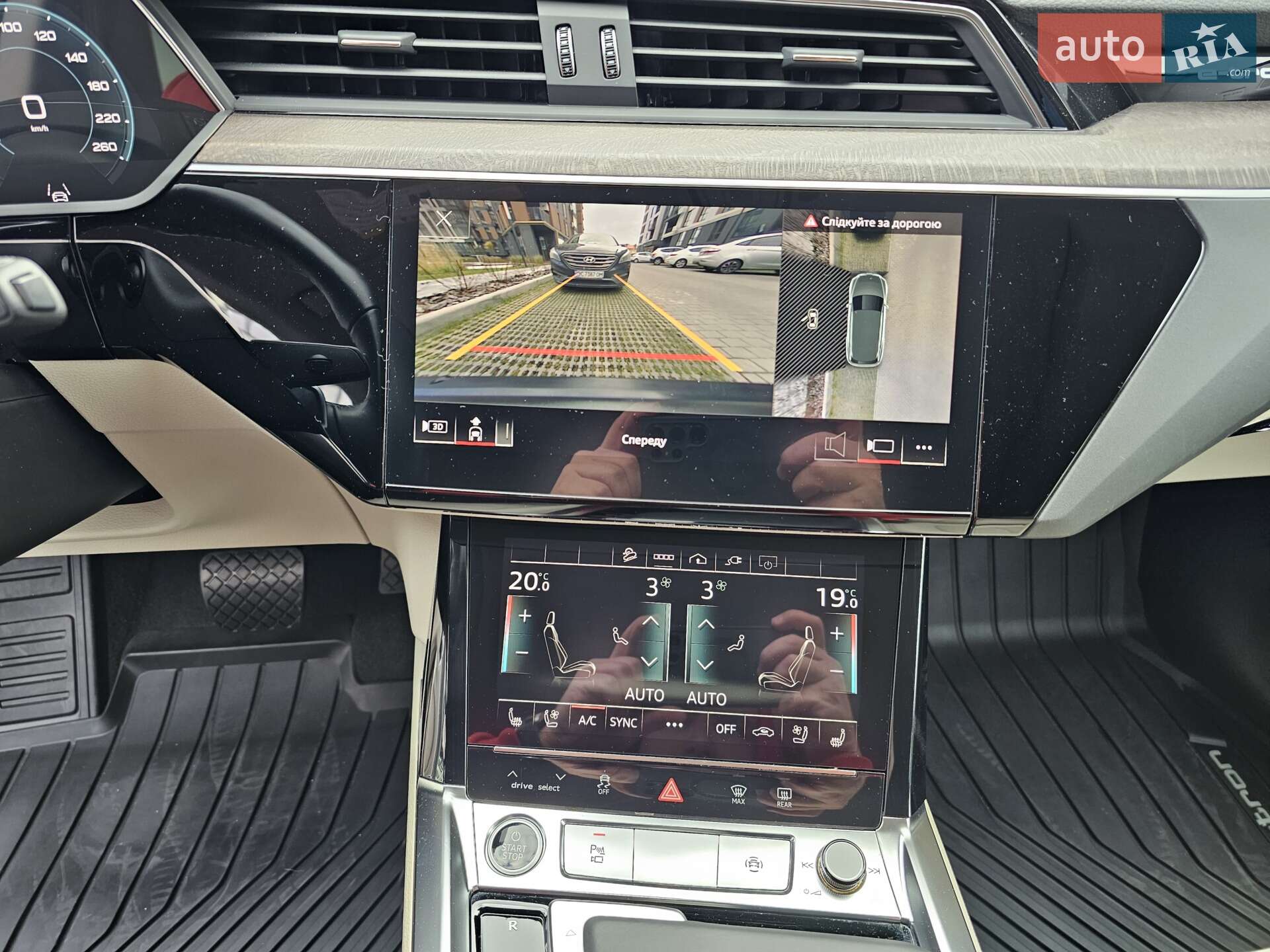 Audi e-tron 2021 VIN WA1LAAGE2NB011136 фото оголошення 22 з 37