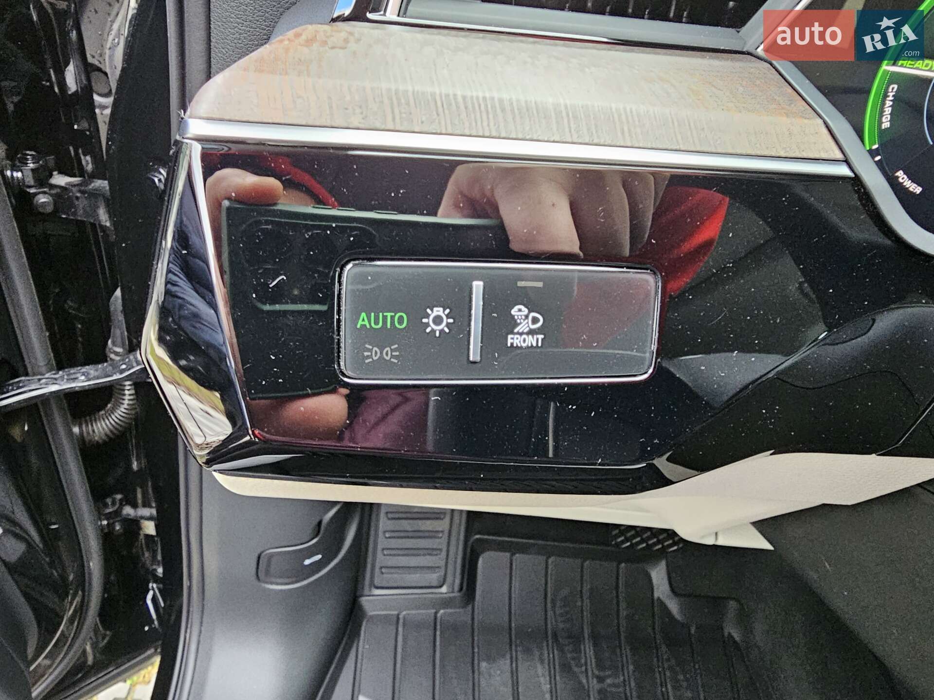 Audi e-tron 2021 VIN WA1LAAGE2NB011136 фото оголошення 24 з 37