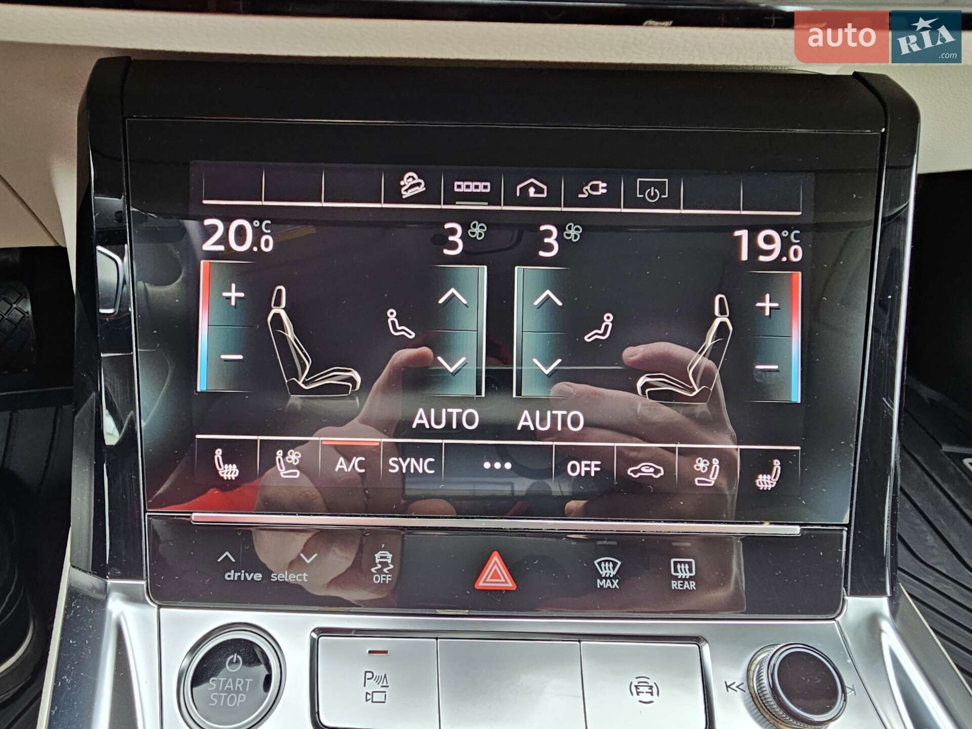 Audi e-tron 2021 VIN WA1LAAGE2NB011136 фото оголошення 27 з 37