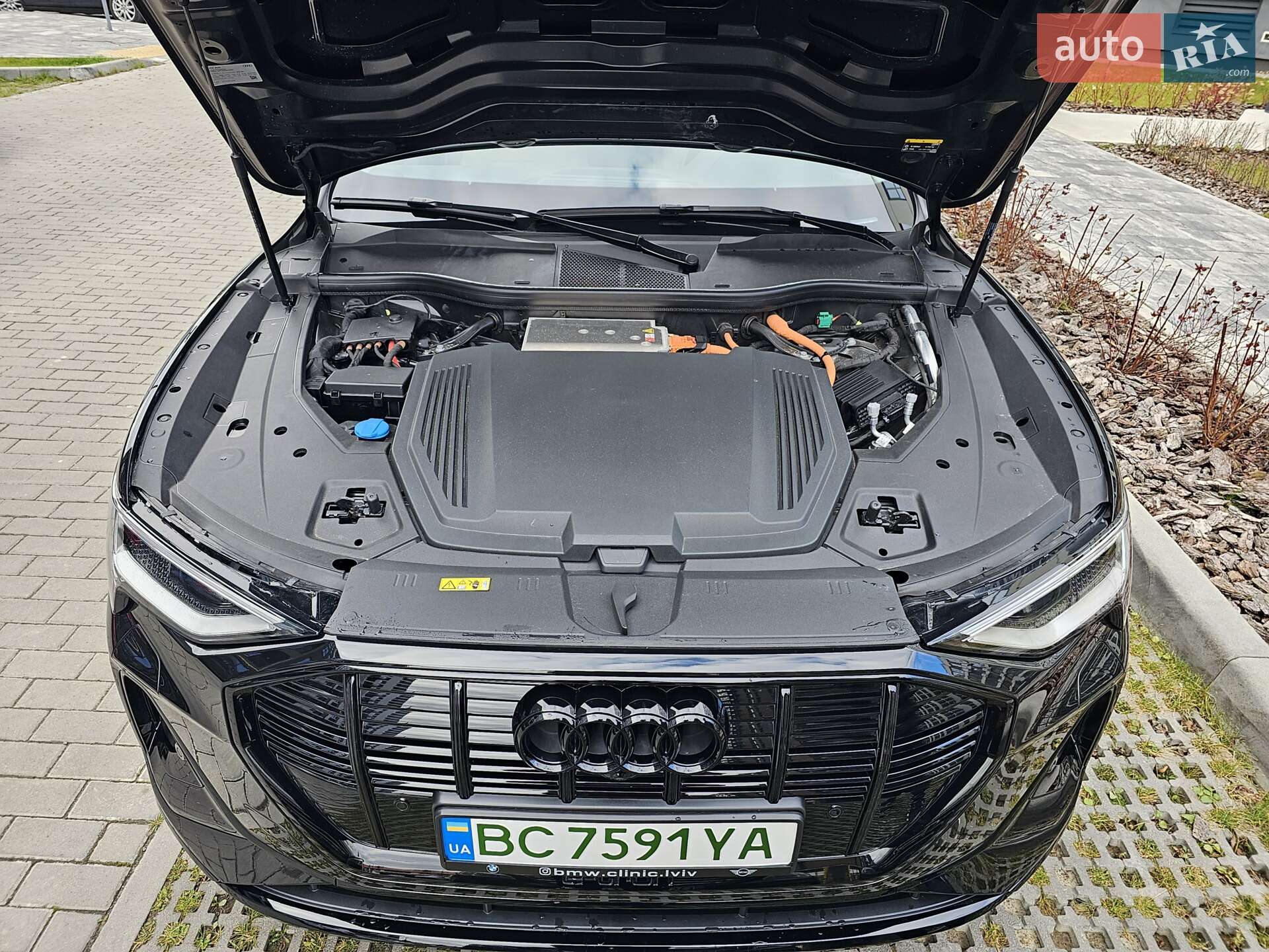 Audi e-tron 2021 VIN WA1LAAGE2NB011136 фото оголошення 36 з 37