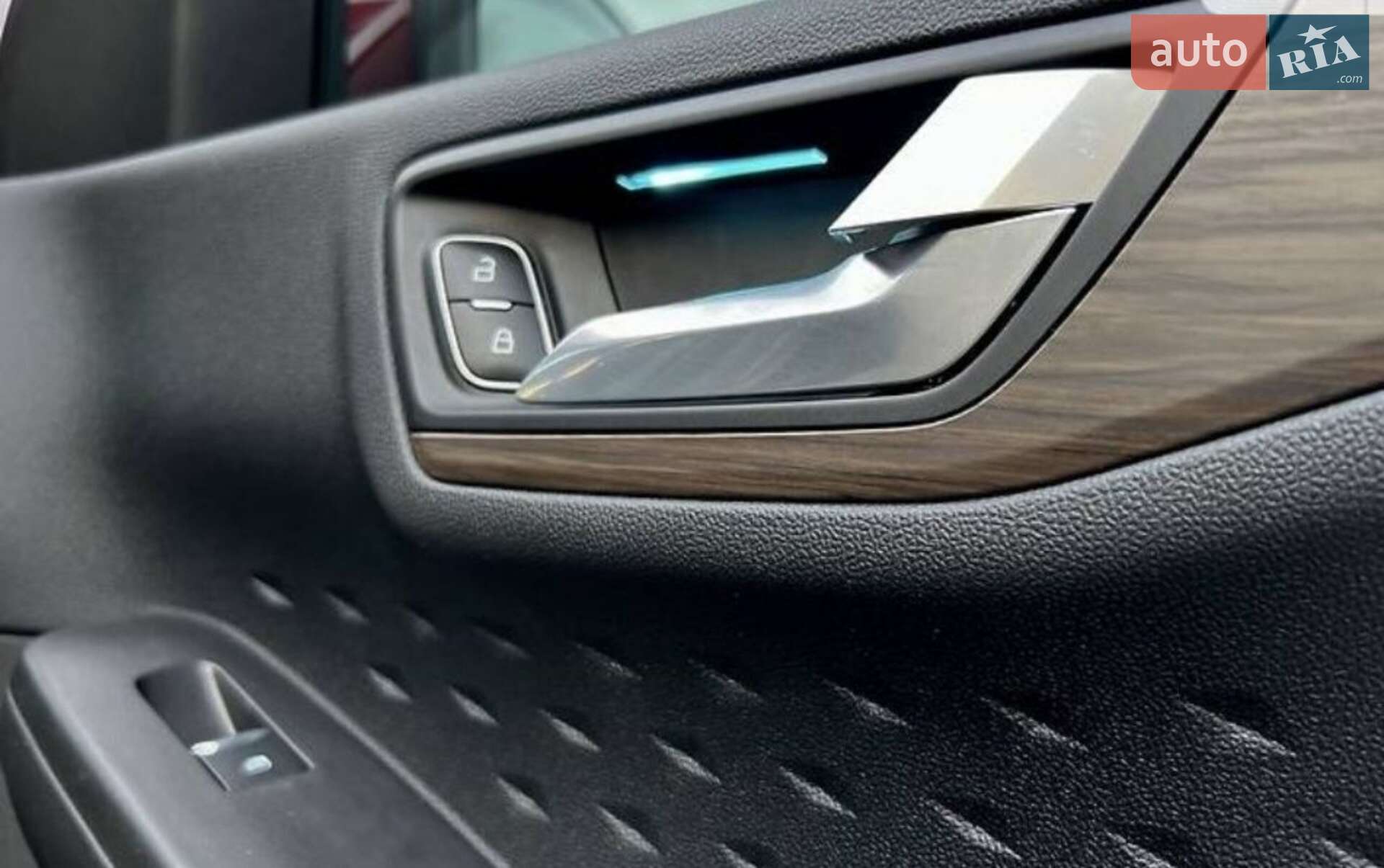Ford Escape 2019 VIN 1FMCU0DZ5LUA39590 фото оголошення 33 з 61