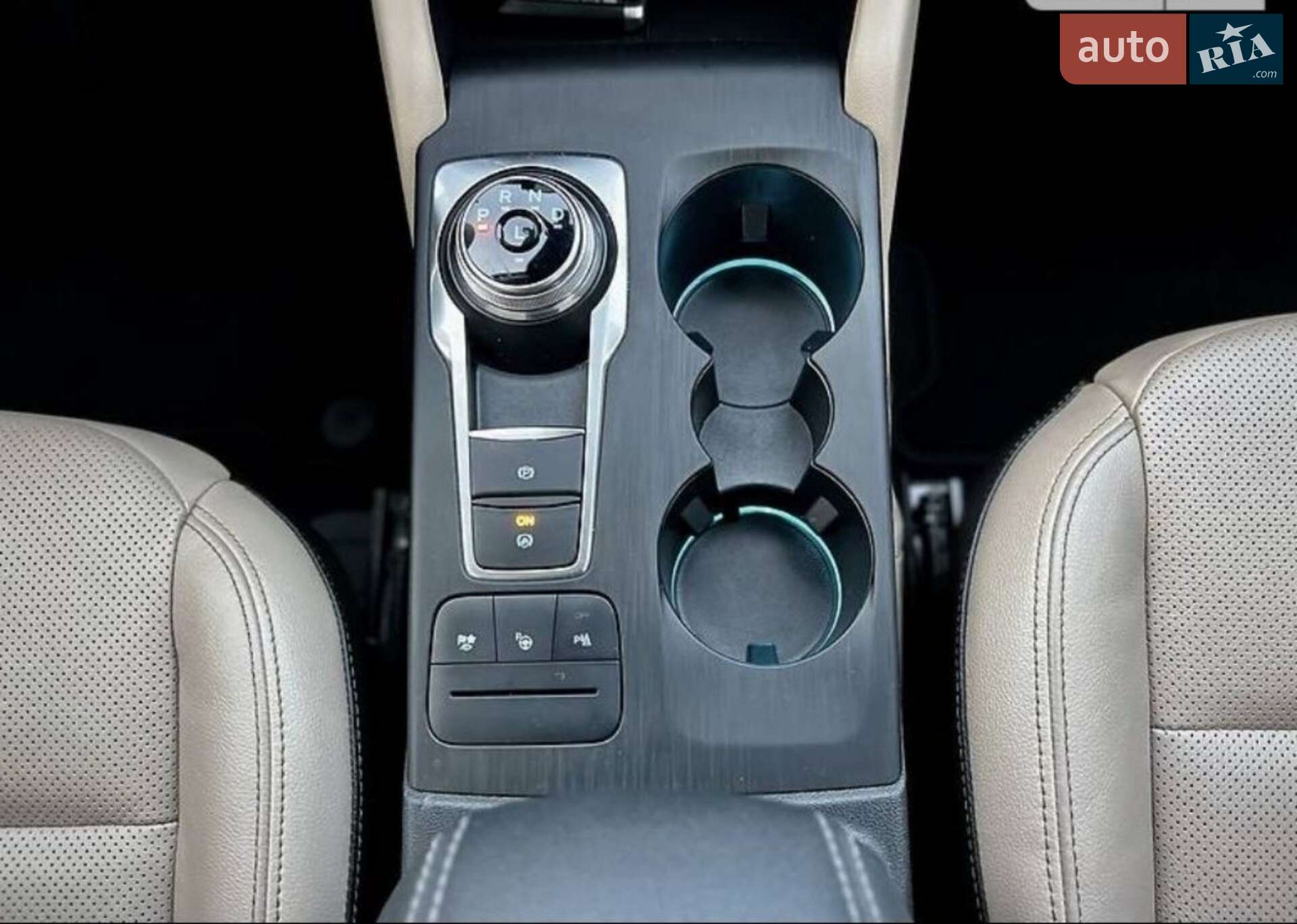 Ford Escape 2019 VIN 1FMCU0DZ5LUA39590 фото оголошення 32 з 61