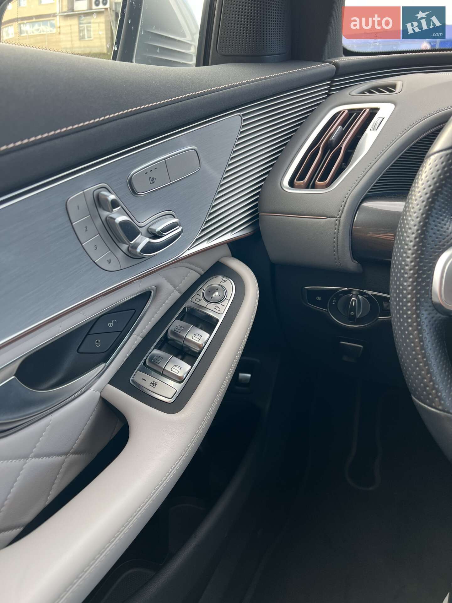 Mercedes-Benz EQC 2021 VIN W1K2938901F023982 фото оголошення 12 з 57