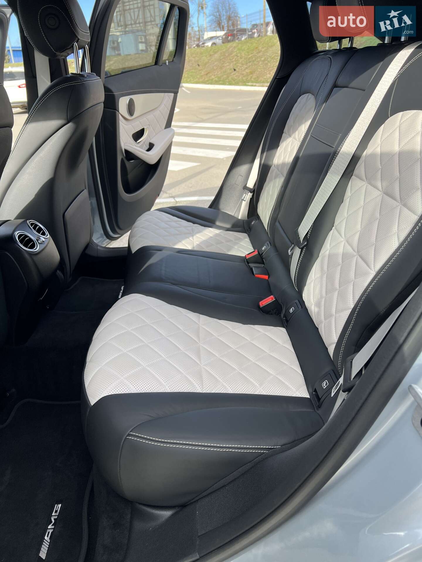 Mercedes-Benz EQC 2021 VIN W1K2938901F023982 фото оголошення 13 з 57