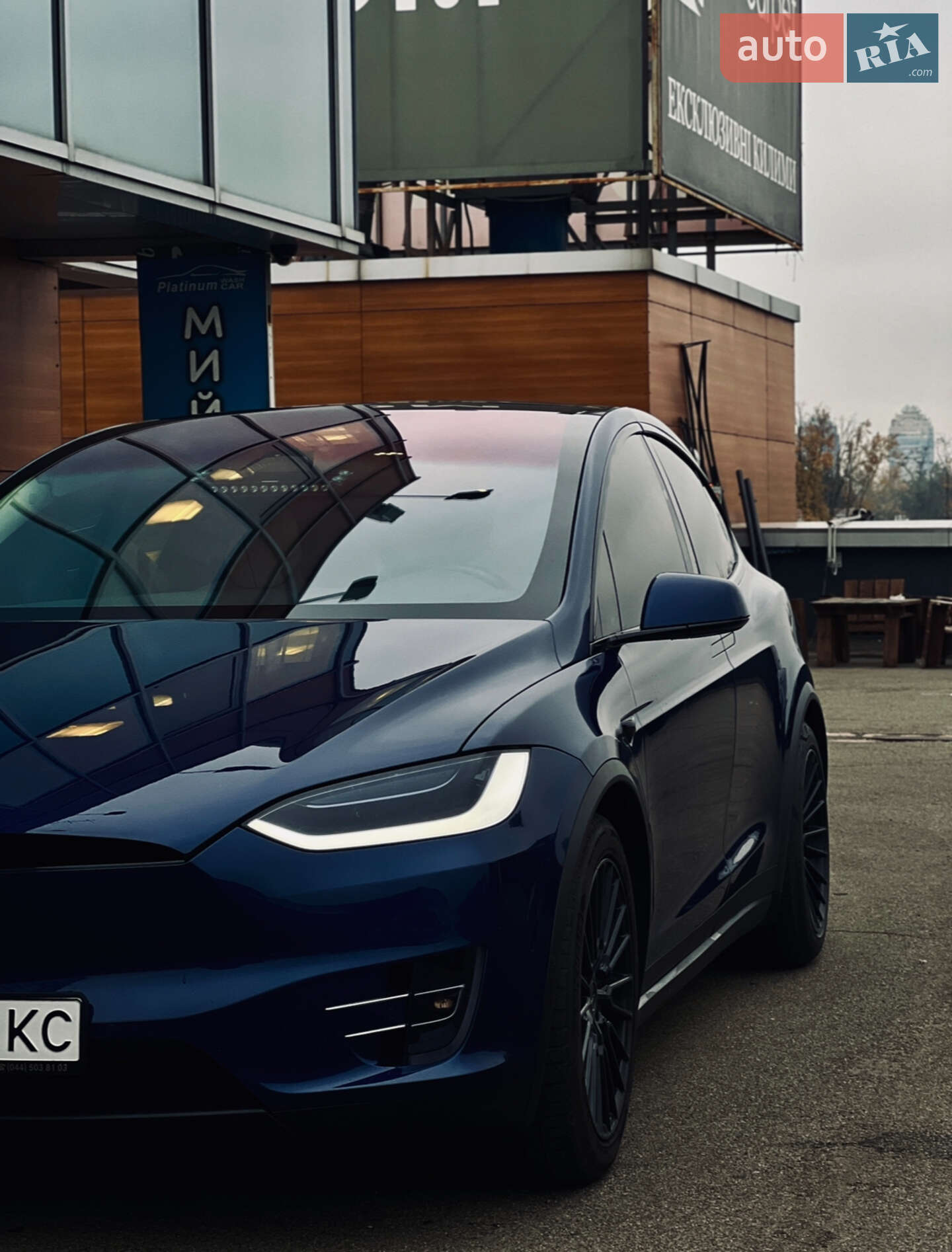 Tesla Model X 2018 VIN 5YJXCCE25JF096731 фото оголошення 2 з 11