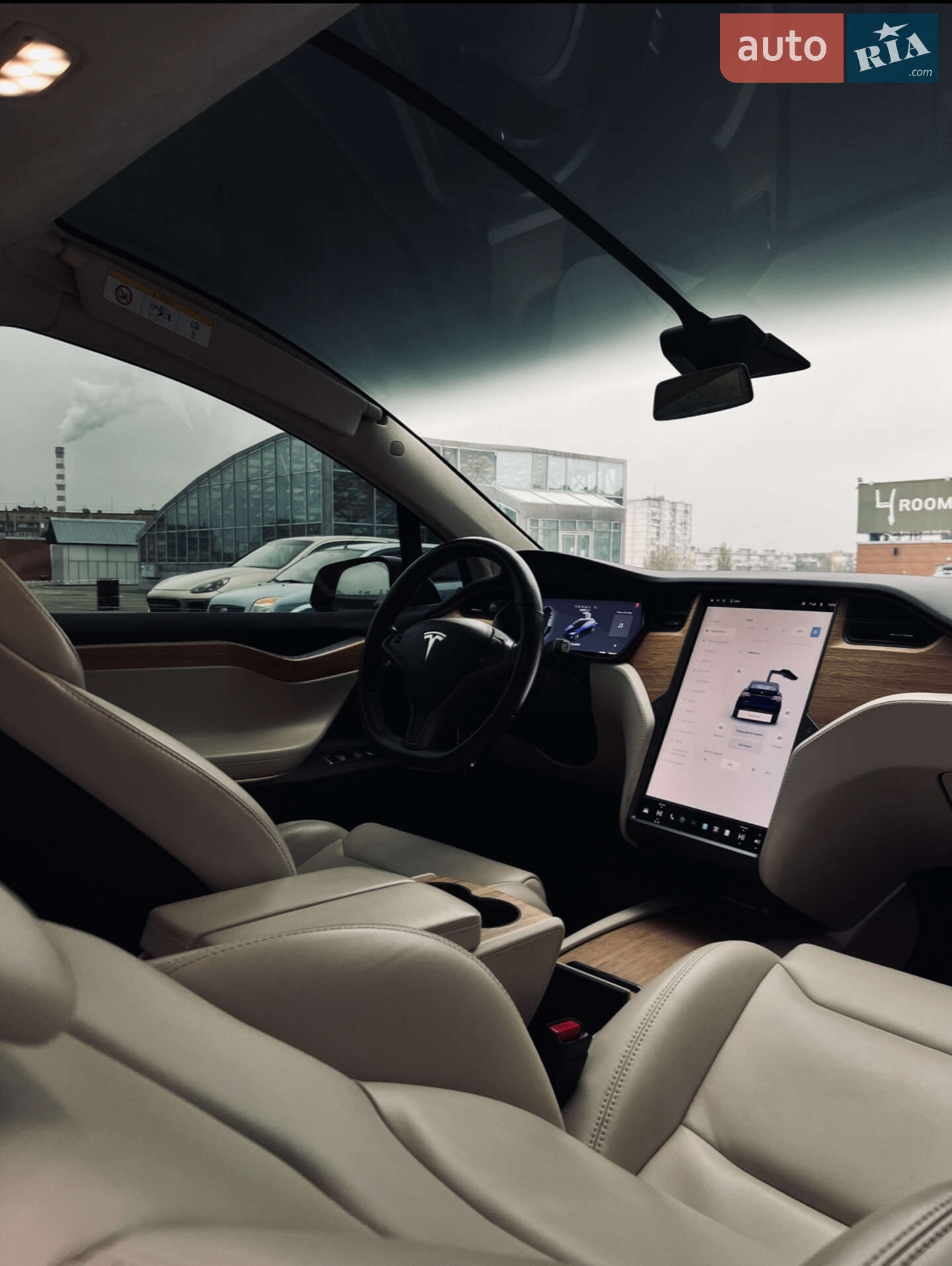 Tesla Model X 2018 VIN 5YJXCCE25JF096731 фото оголошення 4 з 11