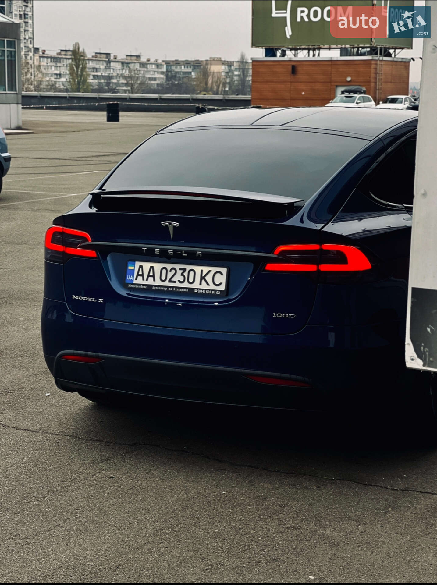 Tesla Model X 2018 VIN 5YJXCCE25JF096731 фото оголошення 9 з 11