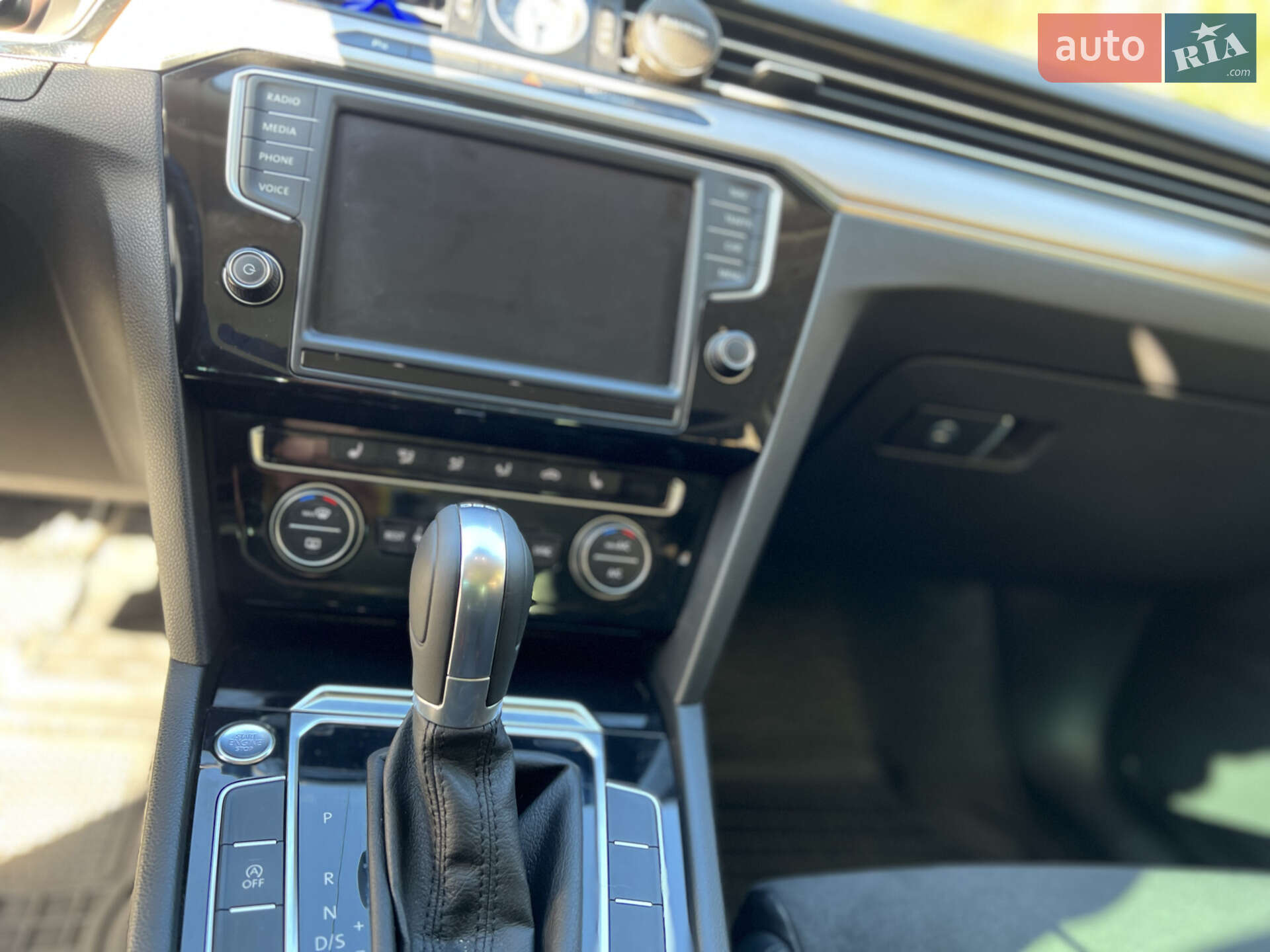 Volkswagen Passat 2015 VIN WVWZZZ3CZGE130532 фото оголошення 13 з 38
