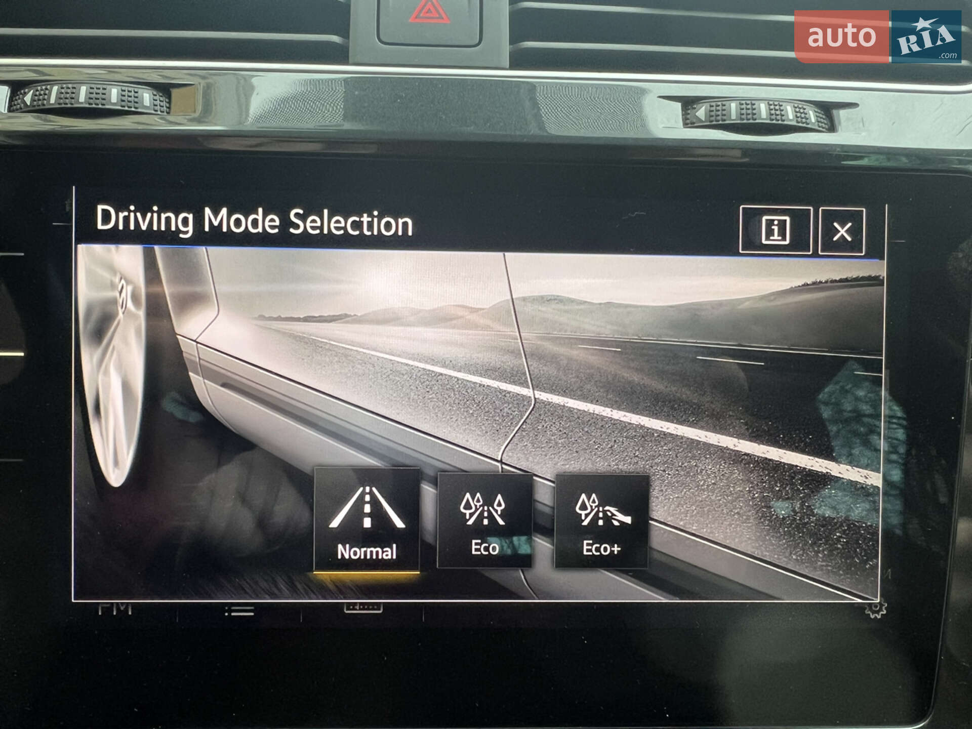 Volkswagen e-Golf 2020 VIN WVWZZZAUZLW919300 фото оголошення 15 з 34