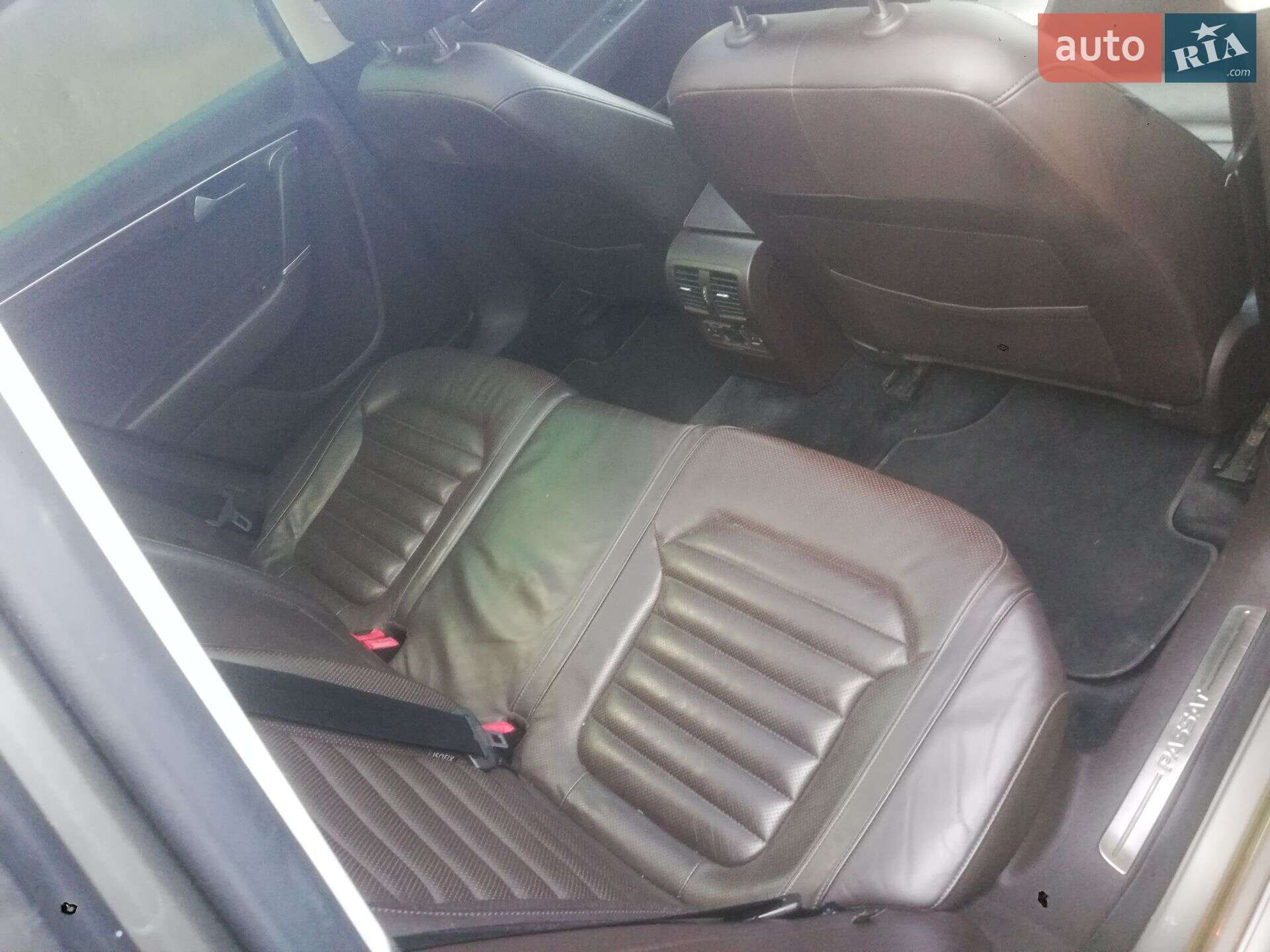 Volkswagen Passat 2011 VIN WVWZZZ3CZCE111946 фото оголошення 28 з 39