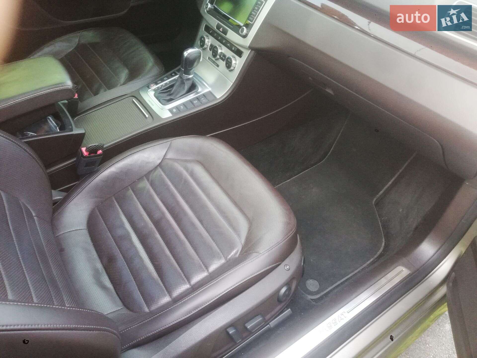 Volkswagen Passat 2011 VIN WVWZZZ3CZCE111946 фото оголошення 30 з 39
