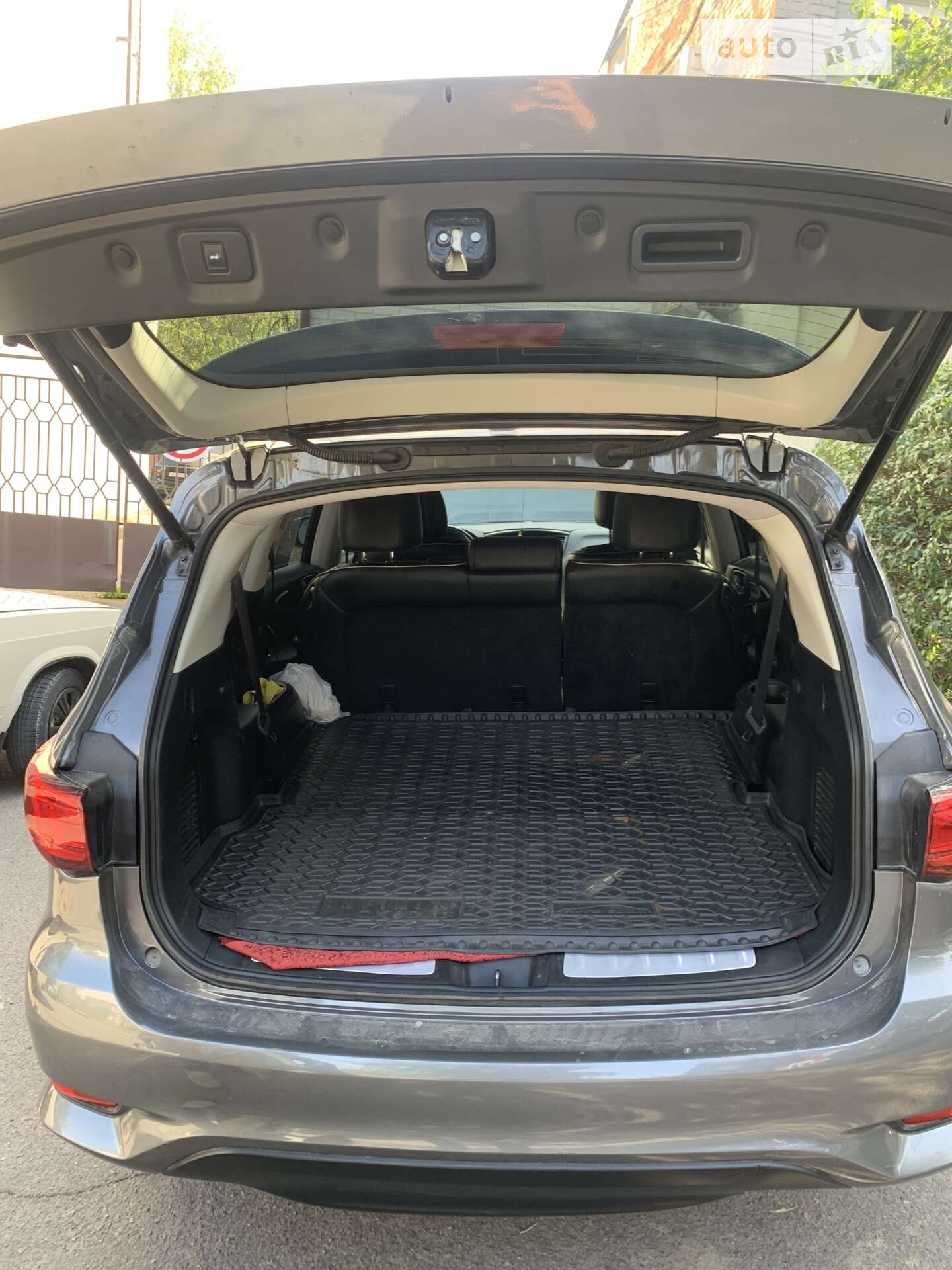 Infiniti QX60 2019 VIN 5N1DL0MMXKC567657 фото оголошення 3 з 6