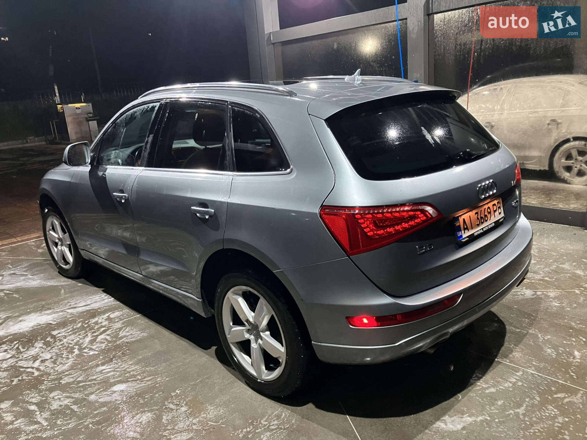 Audi Q5 2010 VIN WA1LFAFP8BA021370 фото оголошення 8 з 29