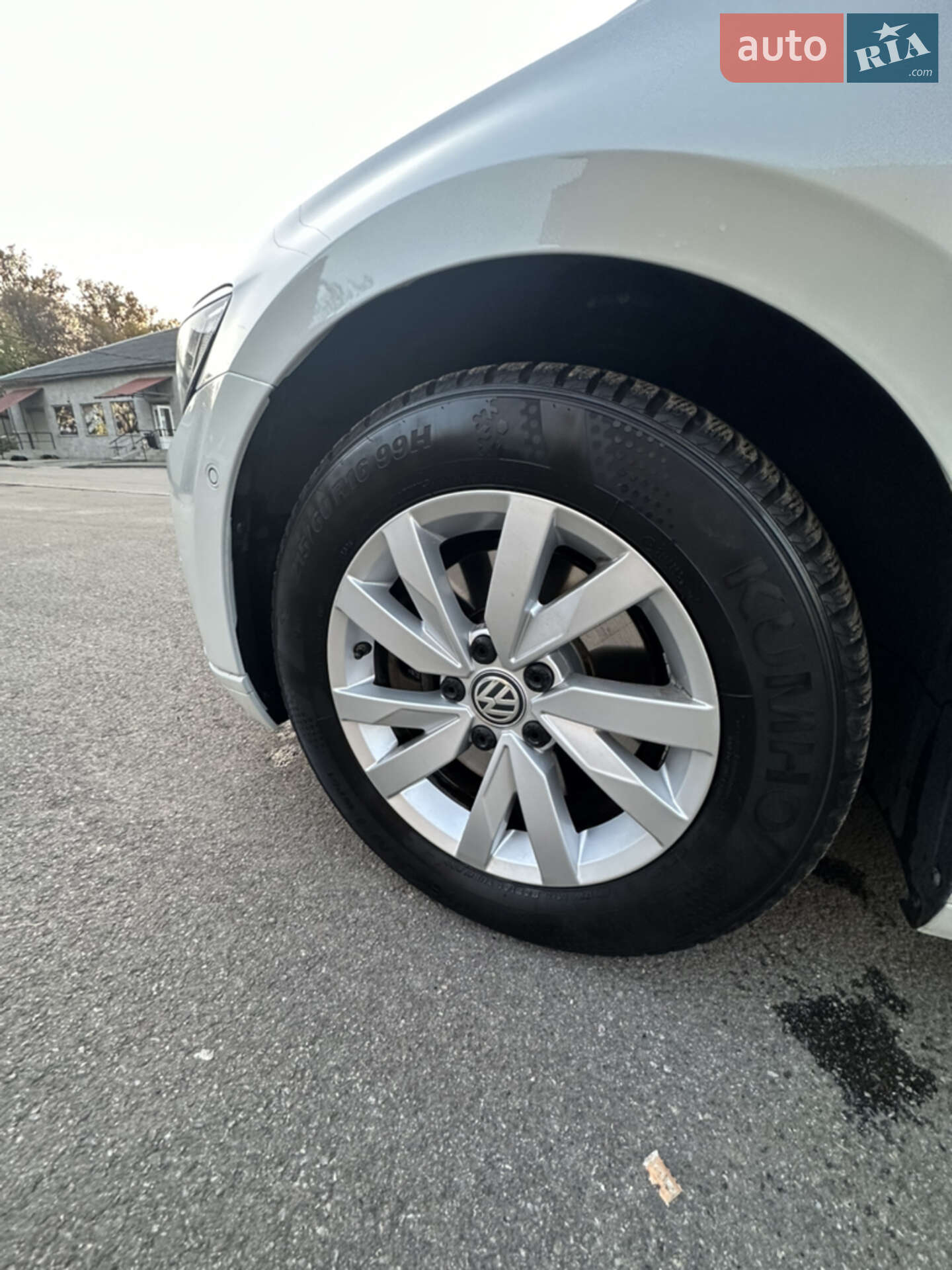 Volkswagen Passat 2018 VIN WVWZZZ3CZJE210136 фото оголошення 4 з 19