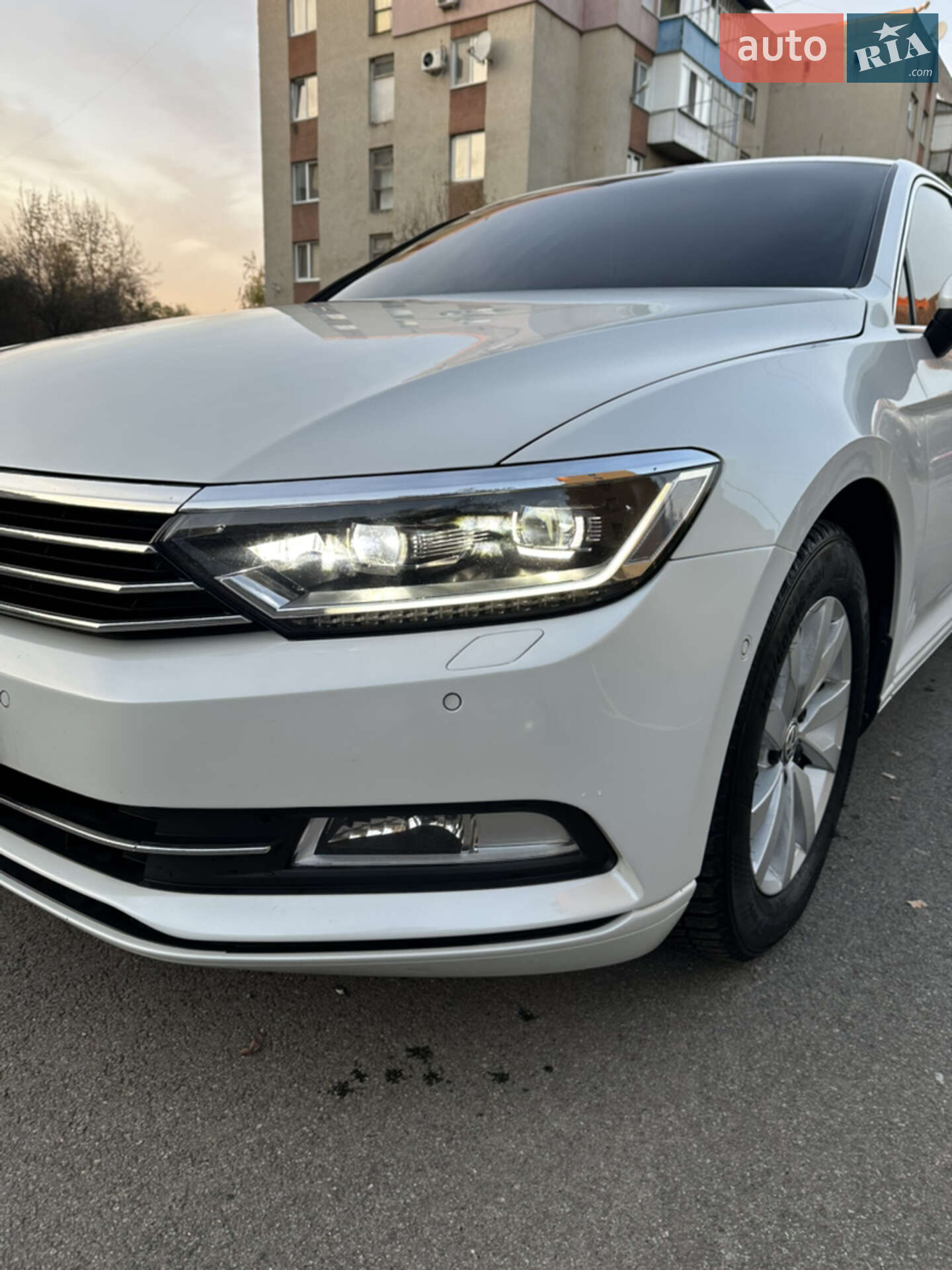 Volkswagen Passat 2018 VIN WVWZZZ3CZJE210136 фото оголошення 9 з 19
