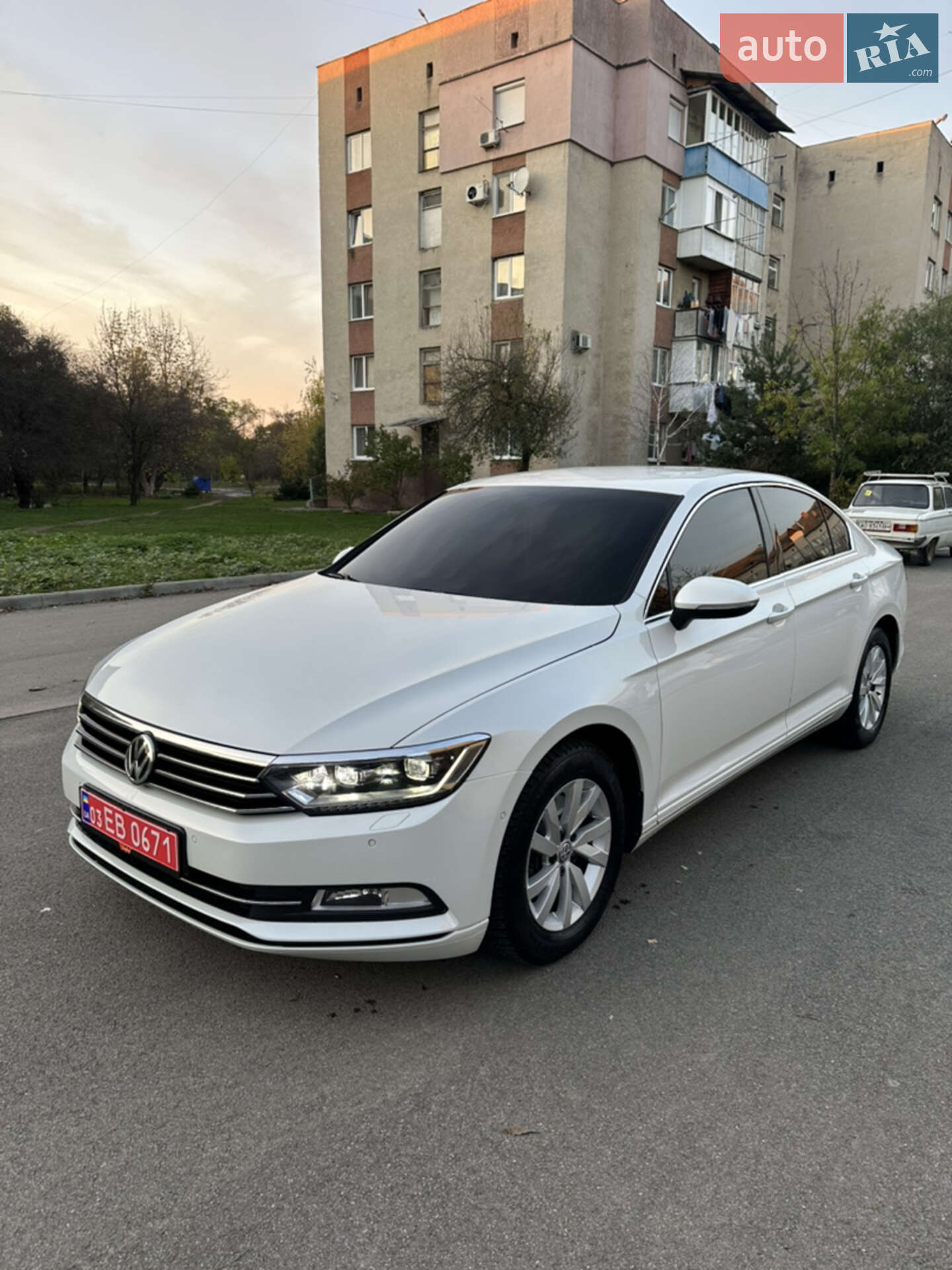 Volkswagen Passat 2018 VIN WVWZZZ3CZJE210136 фото оголошення 13 з 19