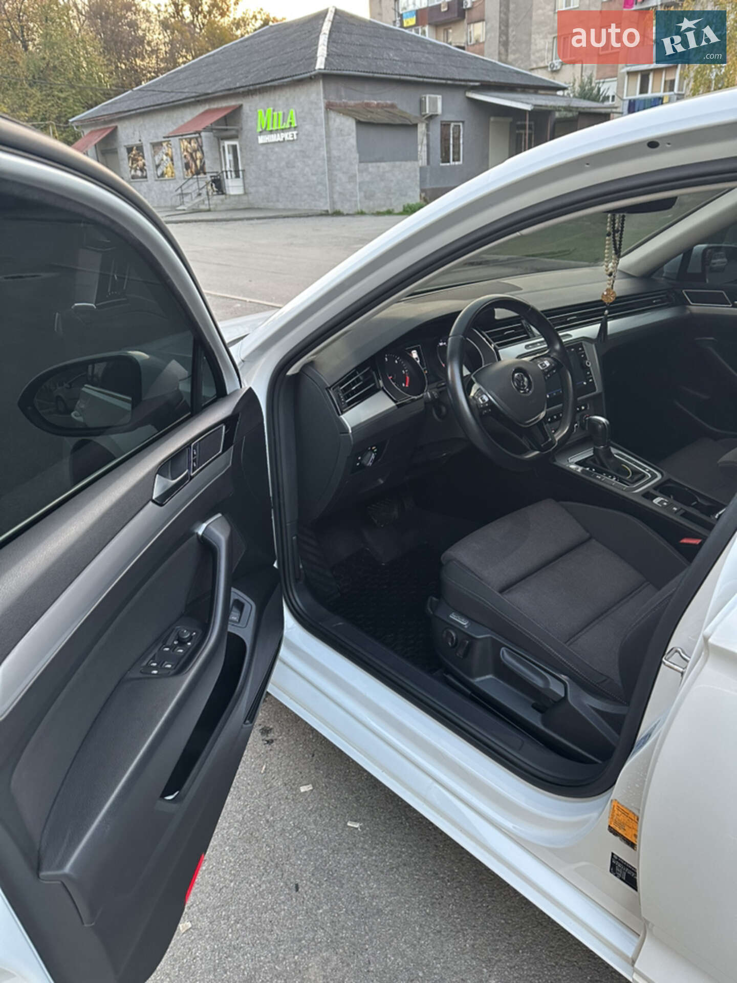 Volkswagen Passat 2018 VIN WVWZZZ3CZJE210136 фото оголошення 18 з 19