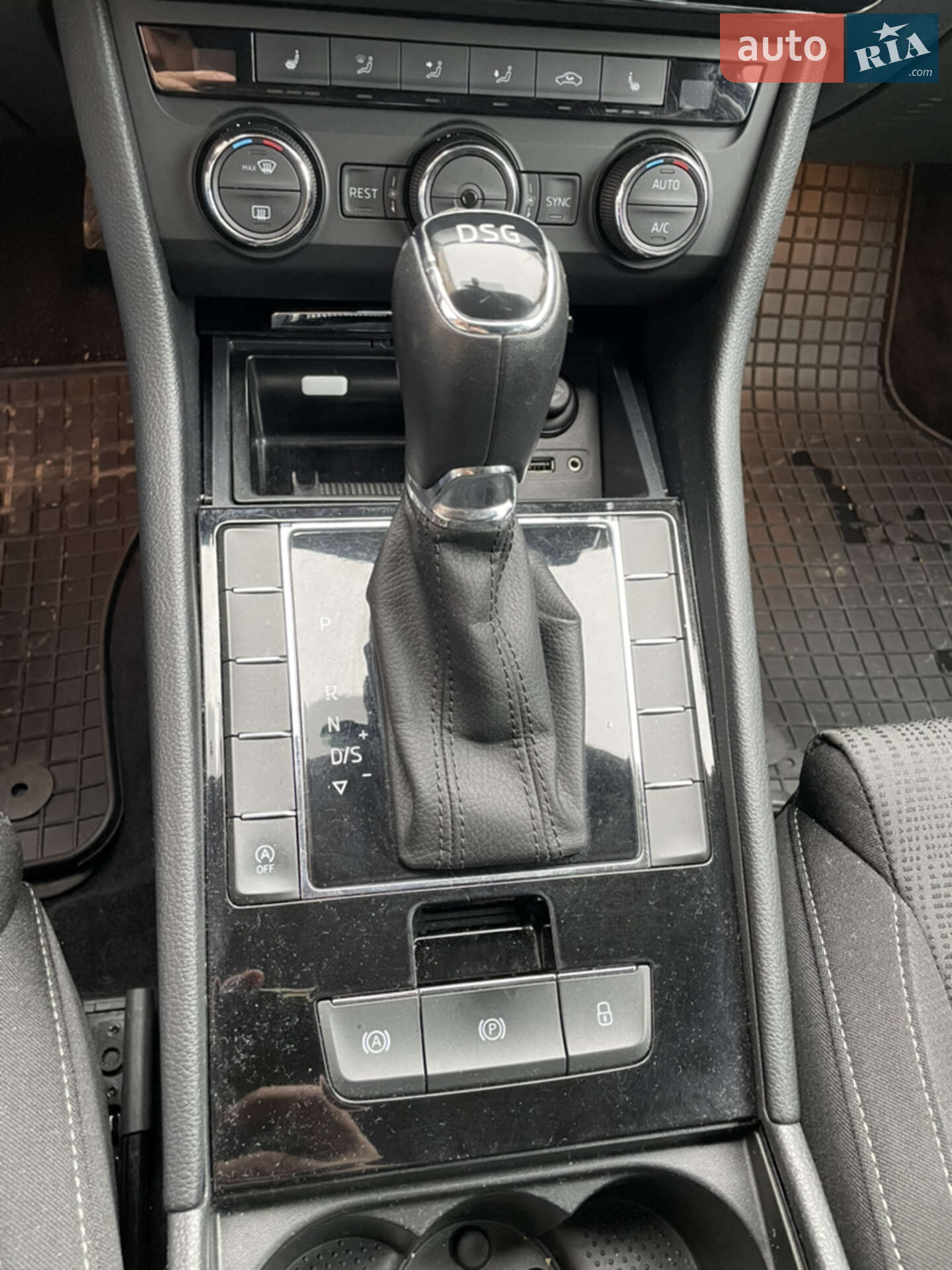 Skoda Superb 2017 VIN TMBJH7NPXH7534959 фото оголошення 4 з 31