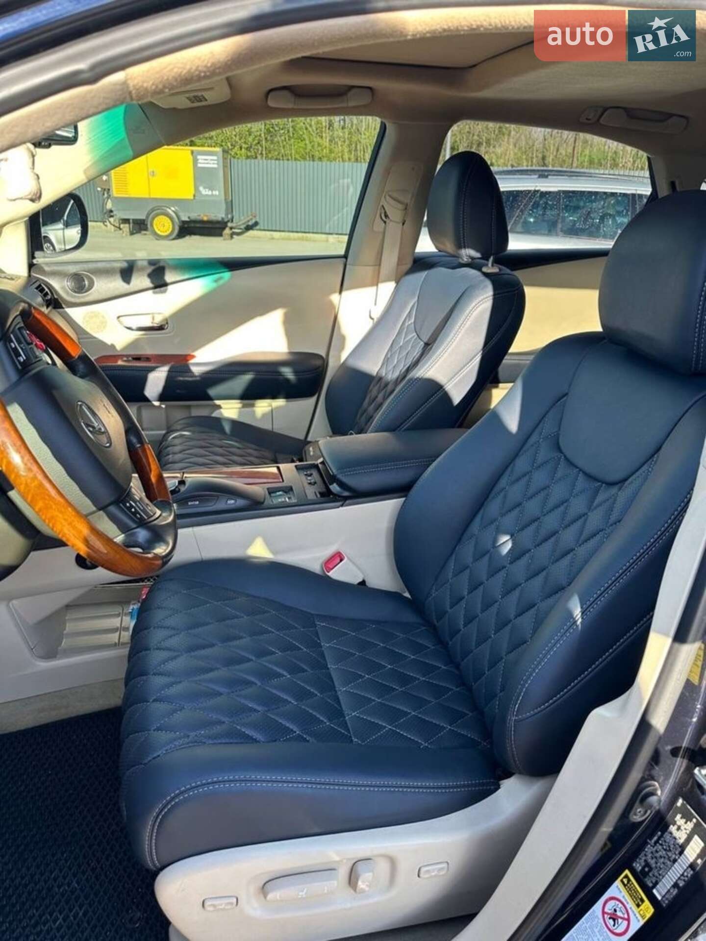 LEXUS RX 350 2010 VIN JTJBK1BA0A2418737 фото оголошення 3 з 16