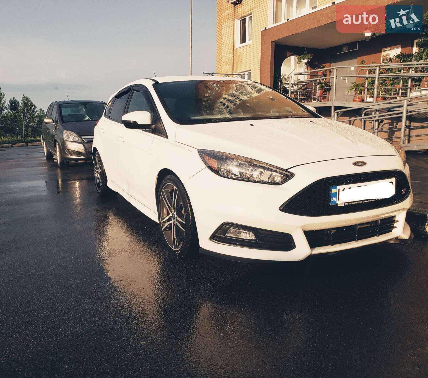Ford Focus 2017 VIN 1FADP3L96HL275235 фото оголошення 3 з 15