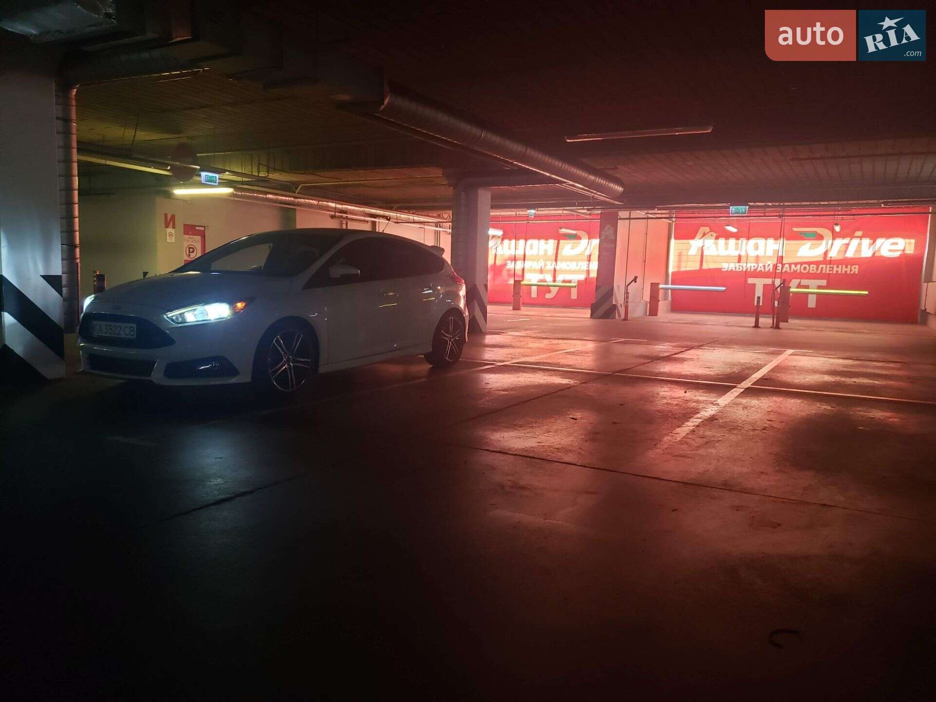Ford Focus 2017 VIN 1FADP3L96HL275235 фото оголошення 5 з 15