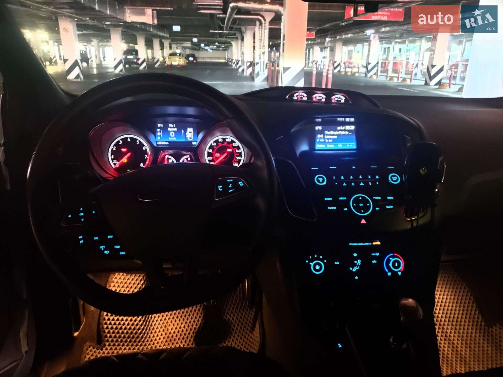 Ford Focus 2017 VIN 1FADP3L96HL275235 фото оголошення 6 з 15