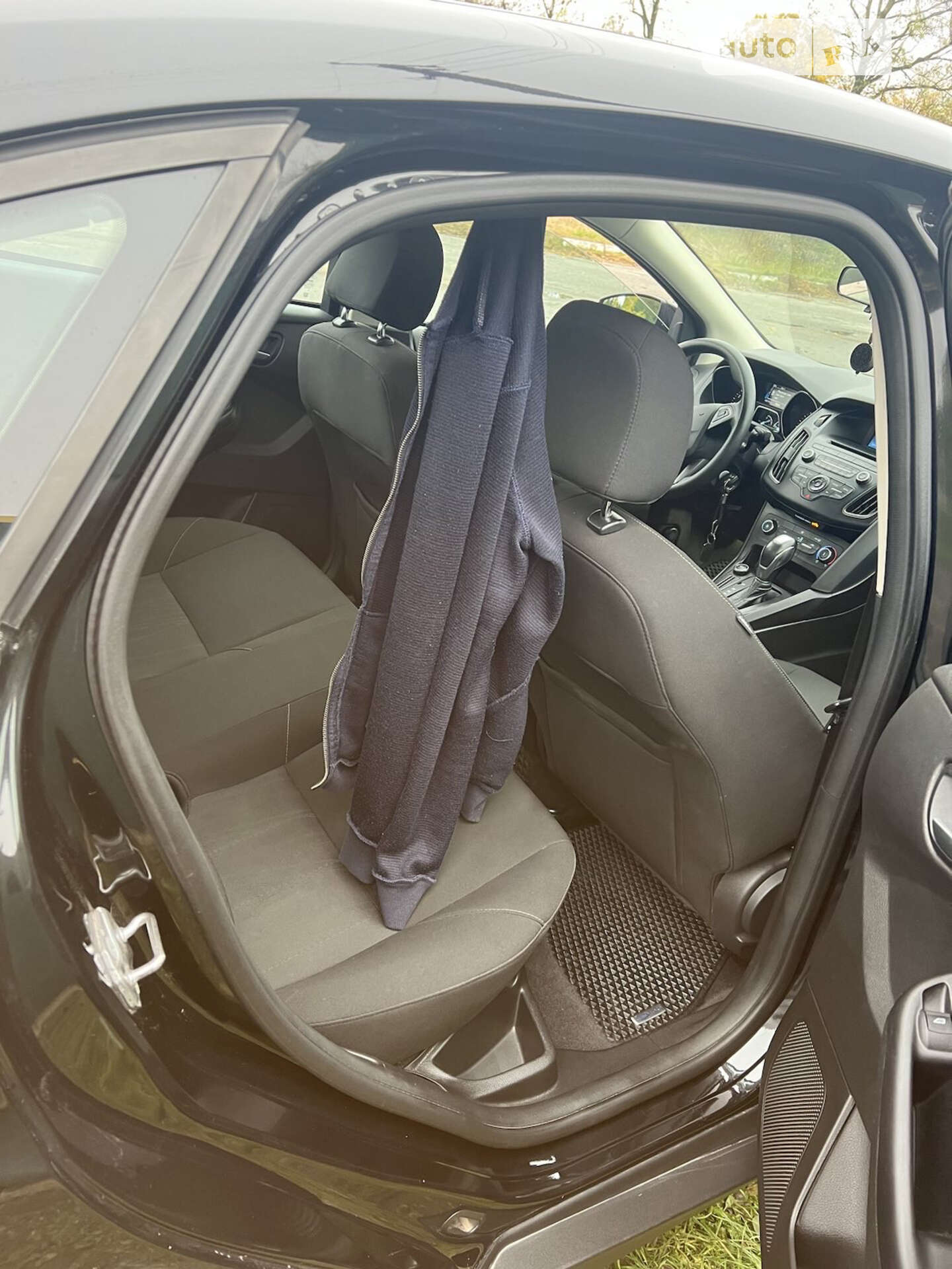 Ford Focus 2015 VIN 1FADP3F20FL306426 фото оголошення 8 з 18