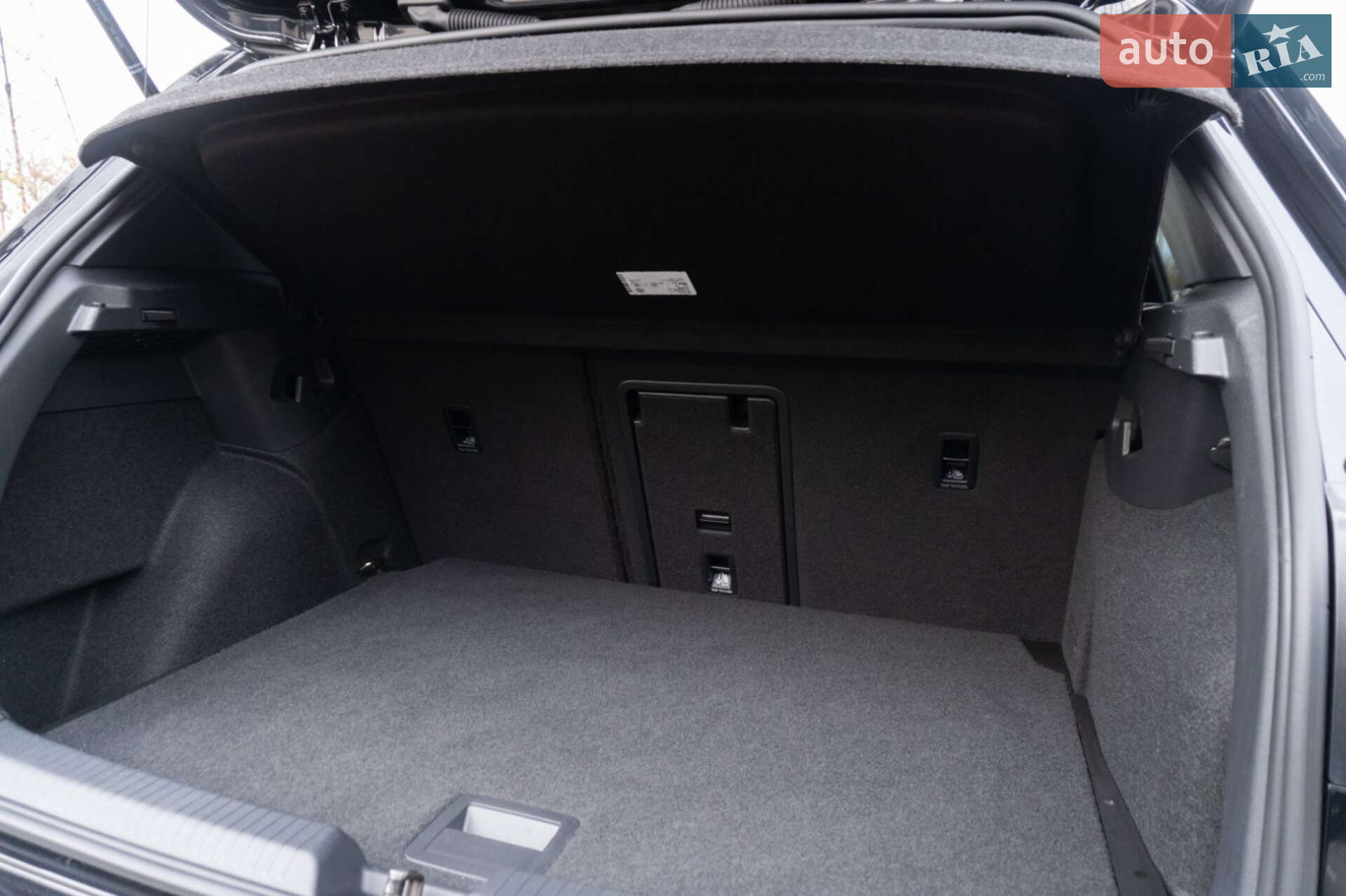 Volkswagen Golf R 2022 VIN WVWEB7CD3NW168047 фото оголошення 107 з 119