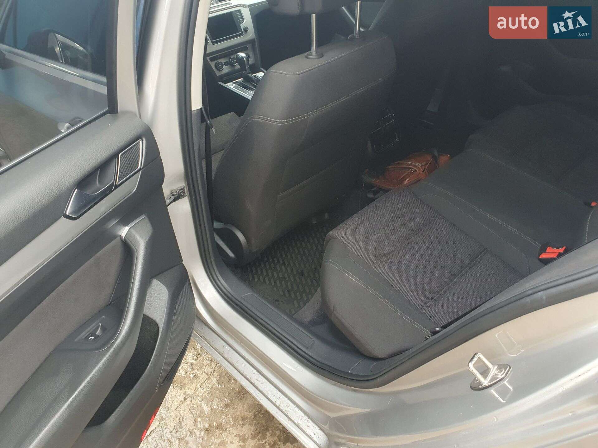 Volkswagen Passat 2015 VIN WVWZZZ3CZFE466571 фото оголошення 12 з 14