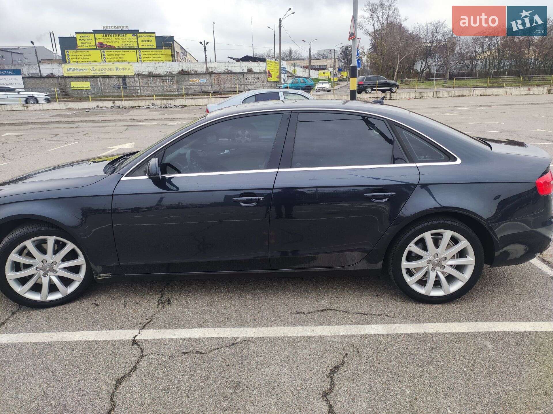 Audi A4 2013 VIN WAUEFAFL9DN035671 фото оголошення 10 з 12