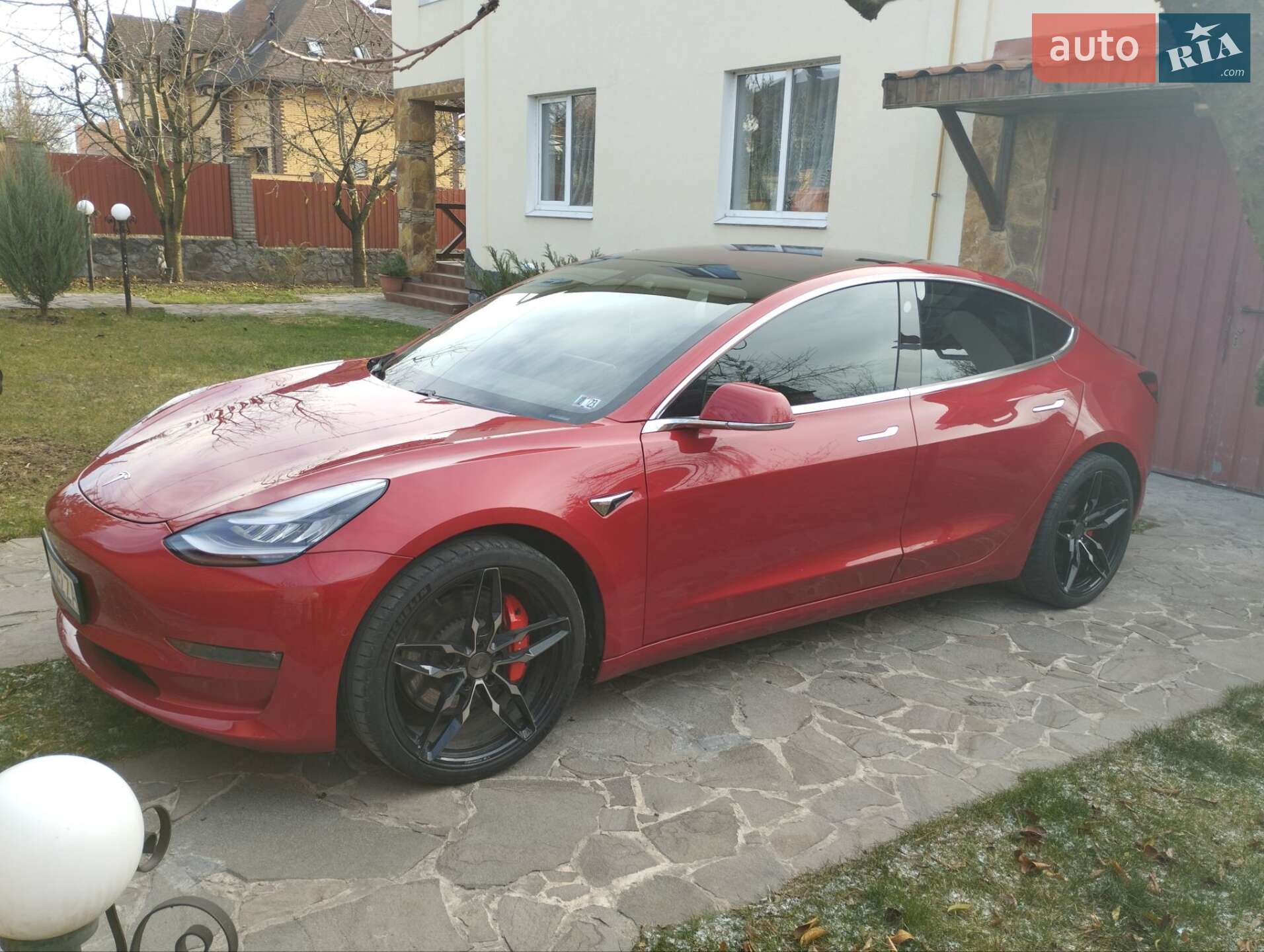 TESLA Tesla Model 3 2018 VIN 5YJ3E1EB9JF083624 фото оголошення 2 з 32
