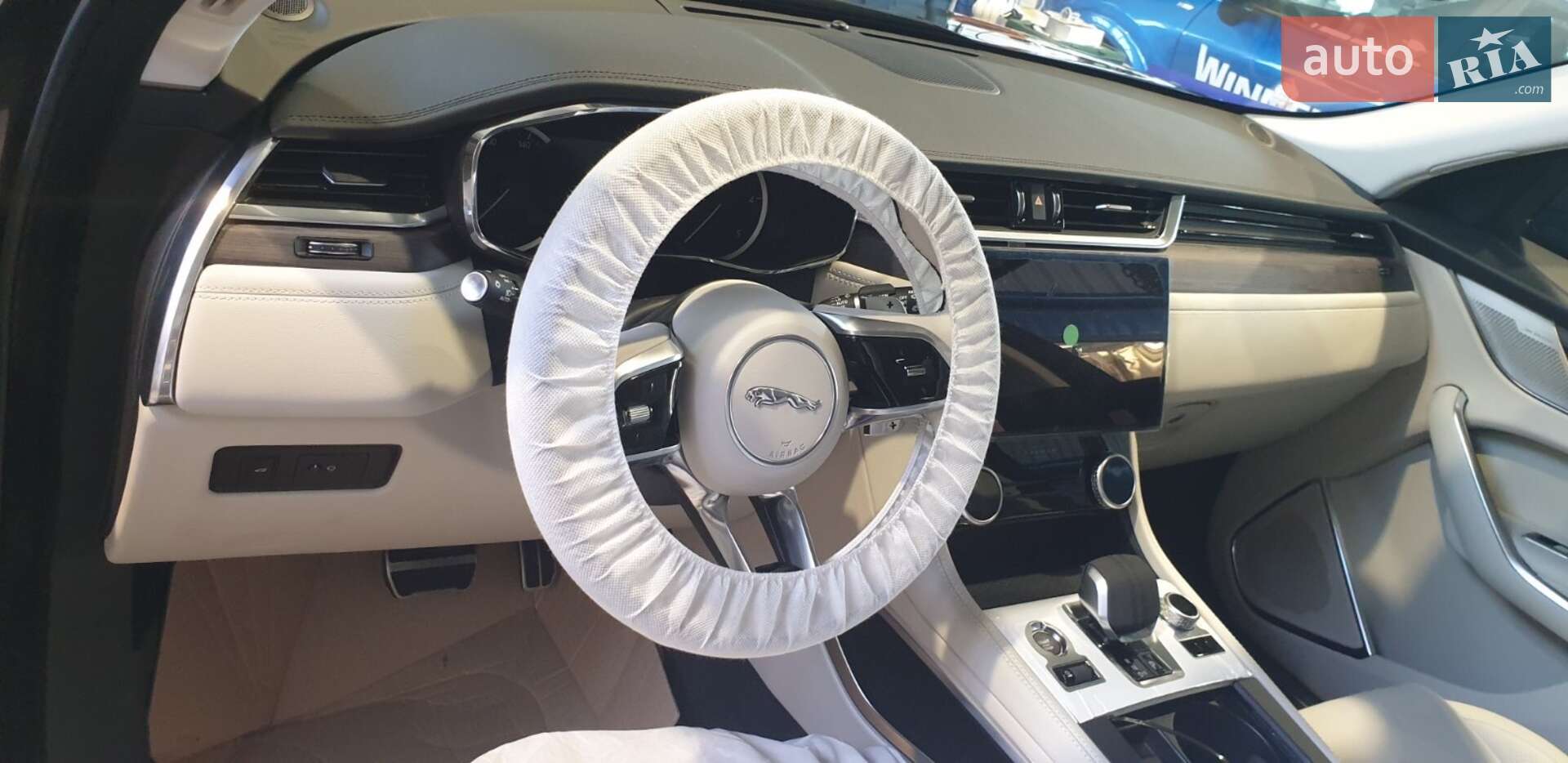 Jaguar F-Pace 2023 VIN SADCA2BW0PA718082 фото оголошення 3 з 18