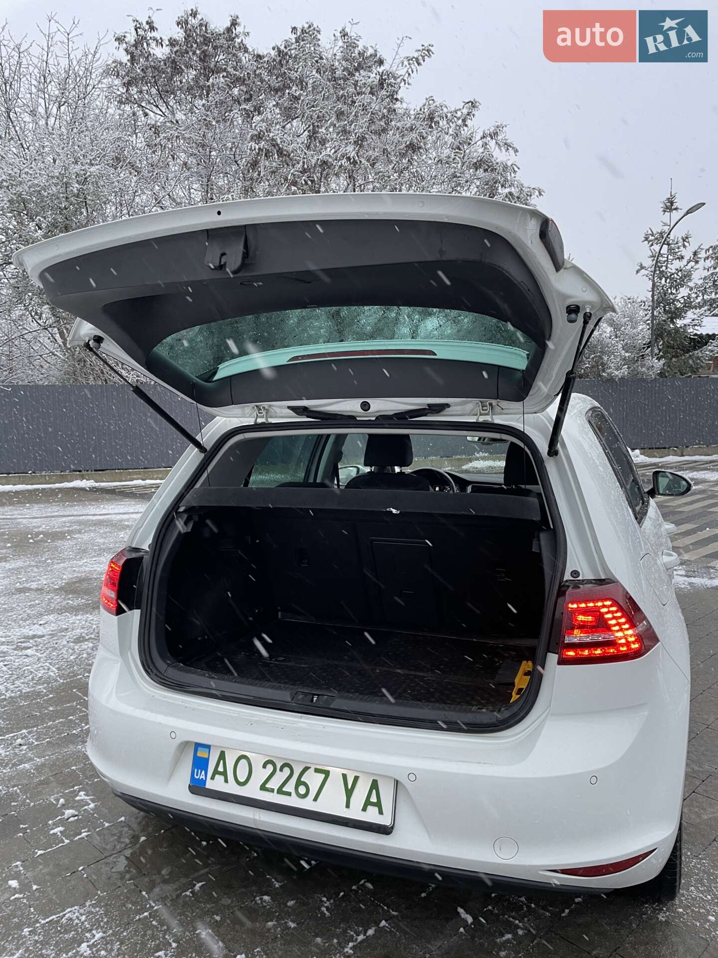 Volkswagen e-Golf 2014 VIN WVWZZZAUZFW903368 фото оголошення 9 з 27