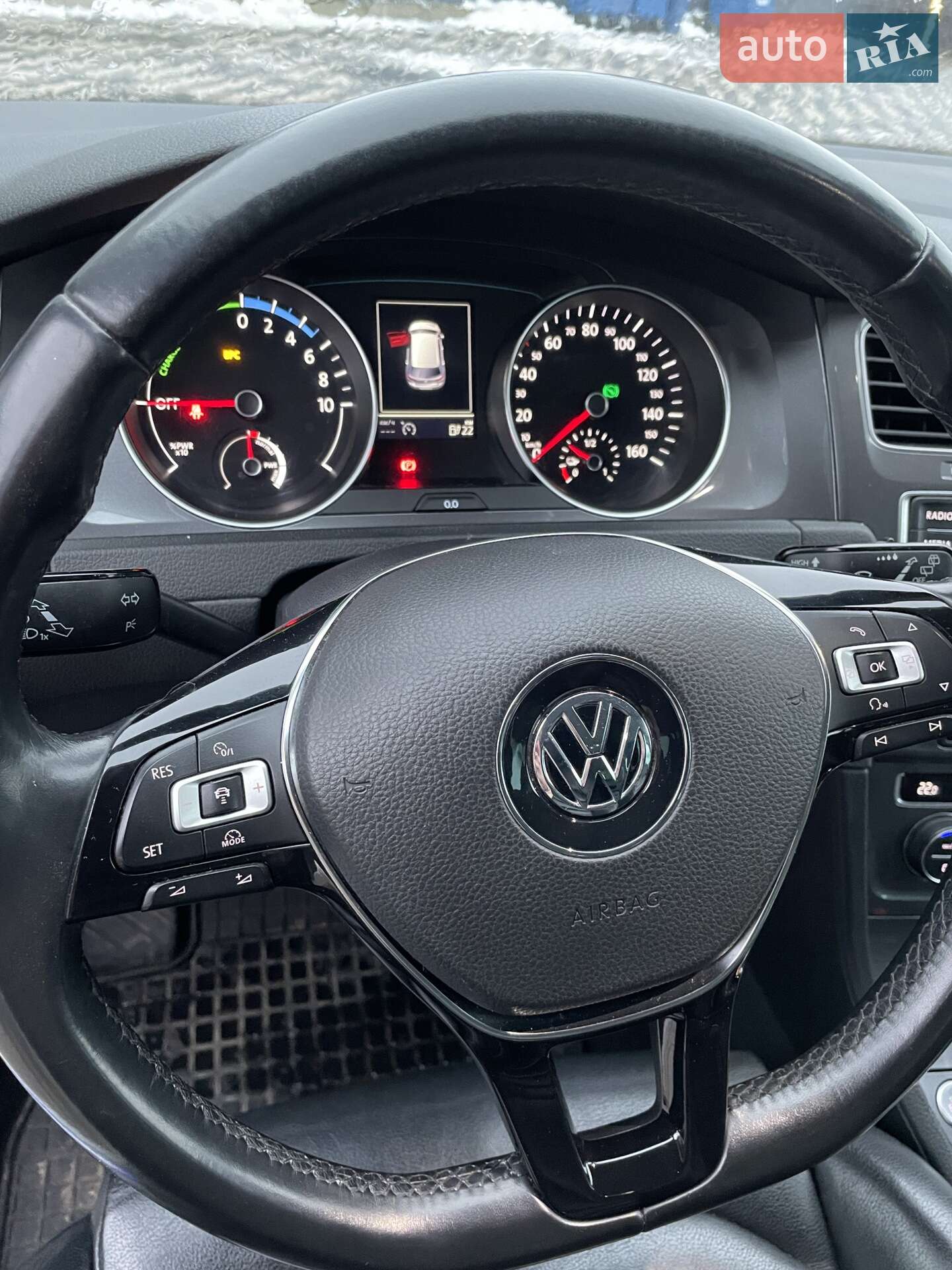 Volkswagen e-Golf 2014 VIN WVWZZZAUZFW903368 фото оголошення 12 з 27