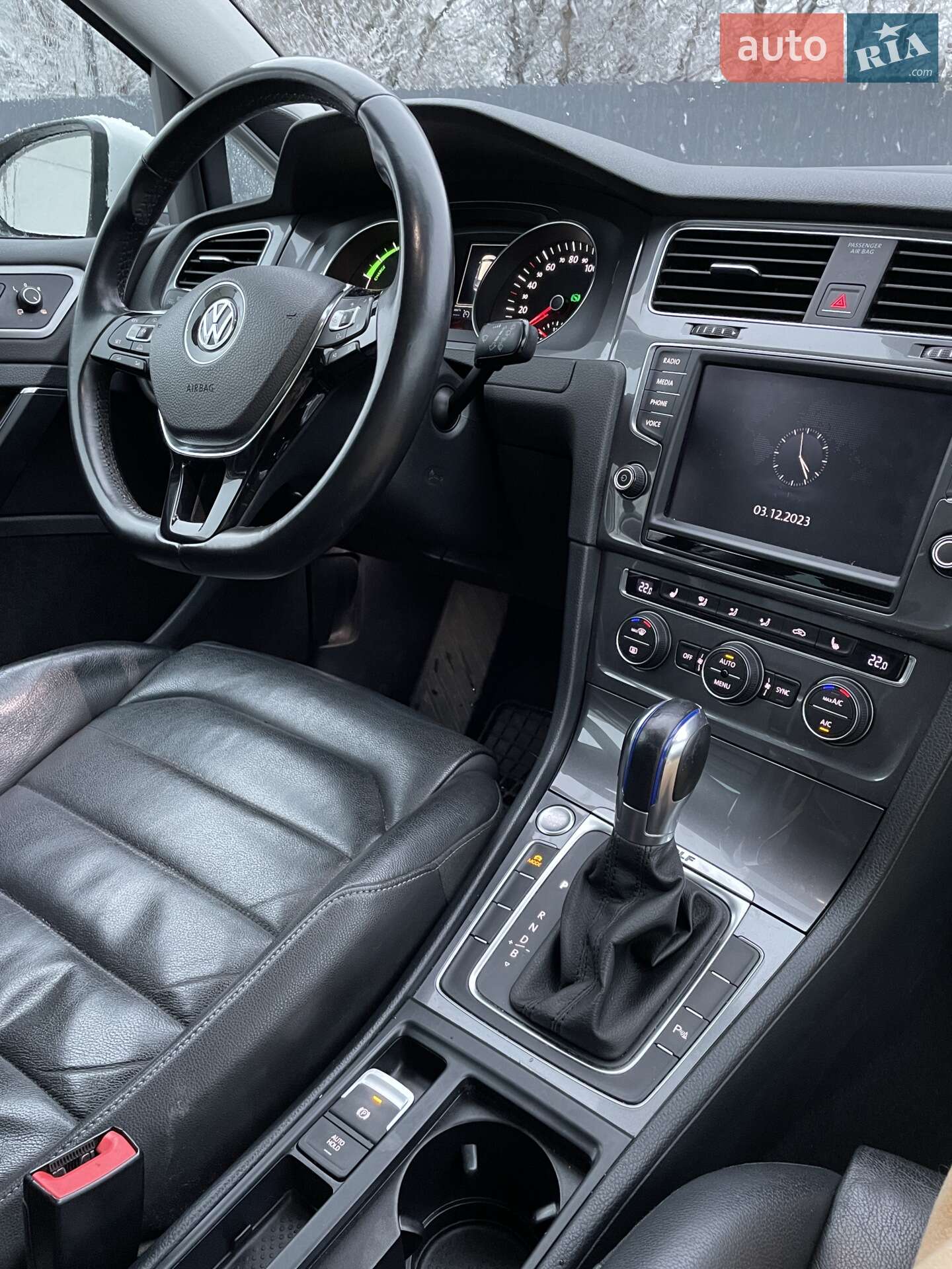 Volkswagen e-Golf 2014 VIN WVWZZZAUZFW903368 фото оголошення 17 з 27