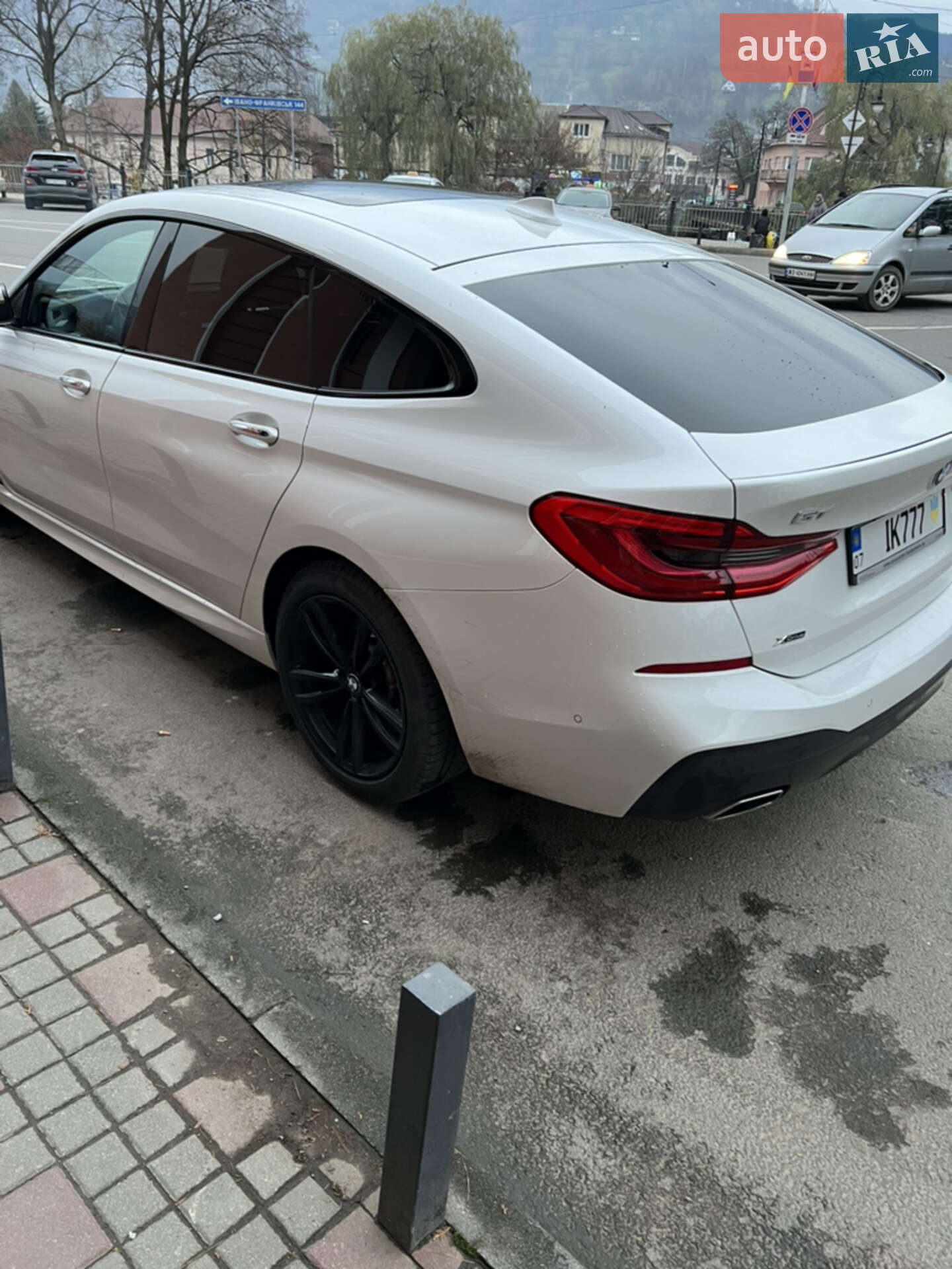 BMW 6 Series GT 2018 VIN WBAJW81060BK92822 фото оголошення 37 з 44