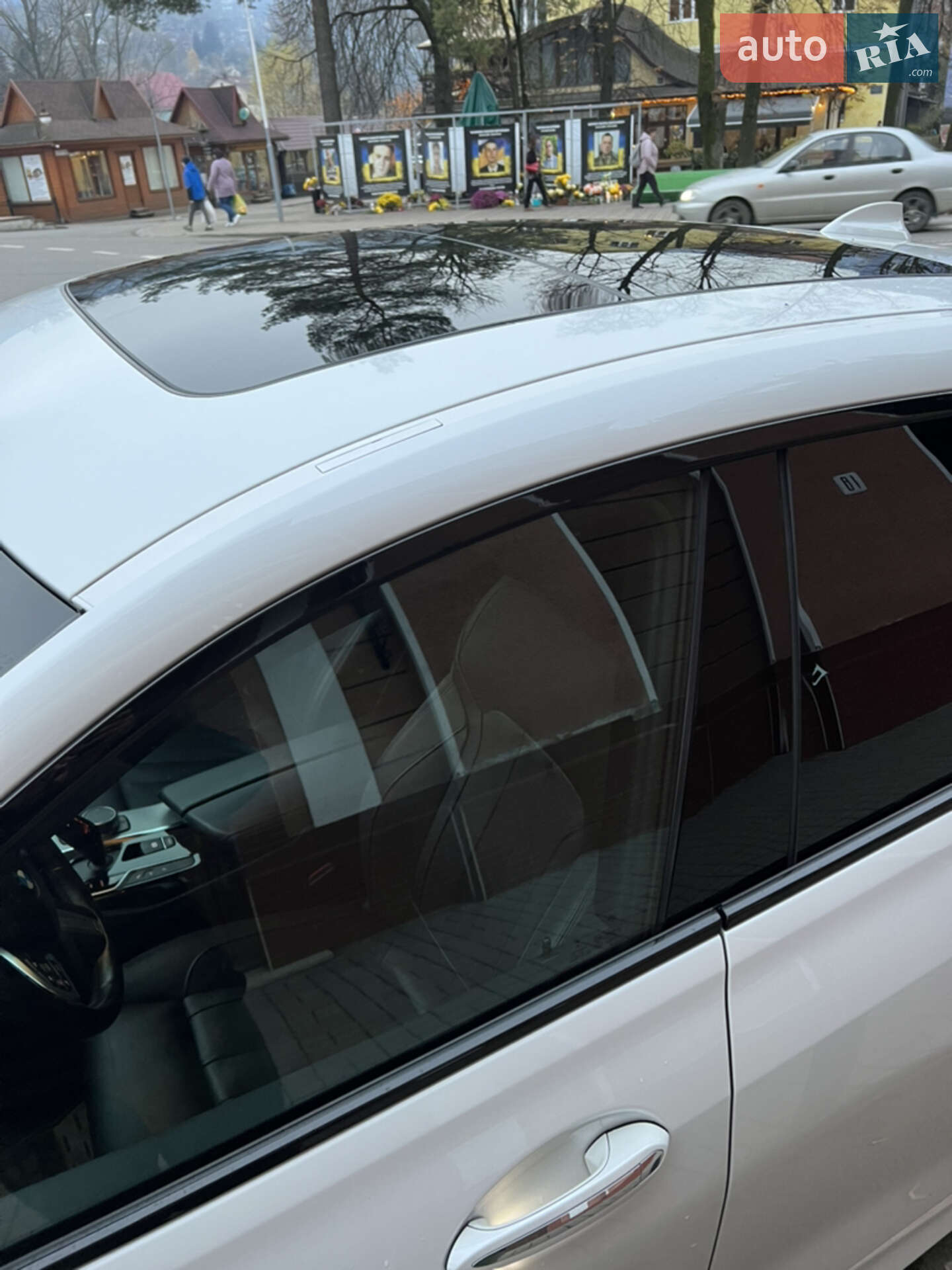 BMW 6 Series GT 2018 VIN WBAJW81060BK92822 фото оголошення 41 з 44
