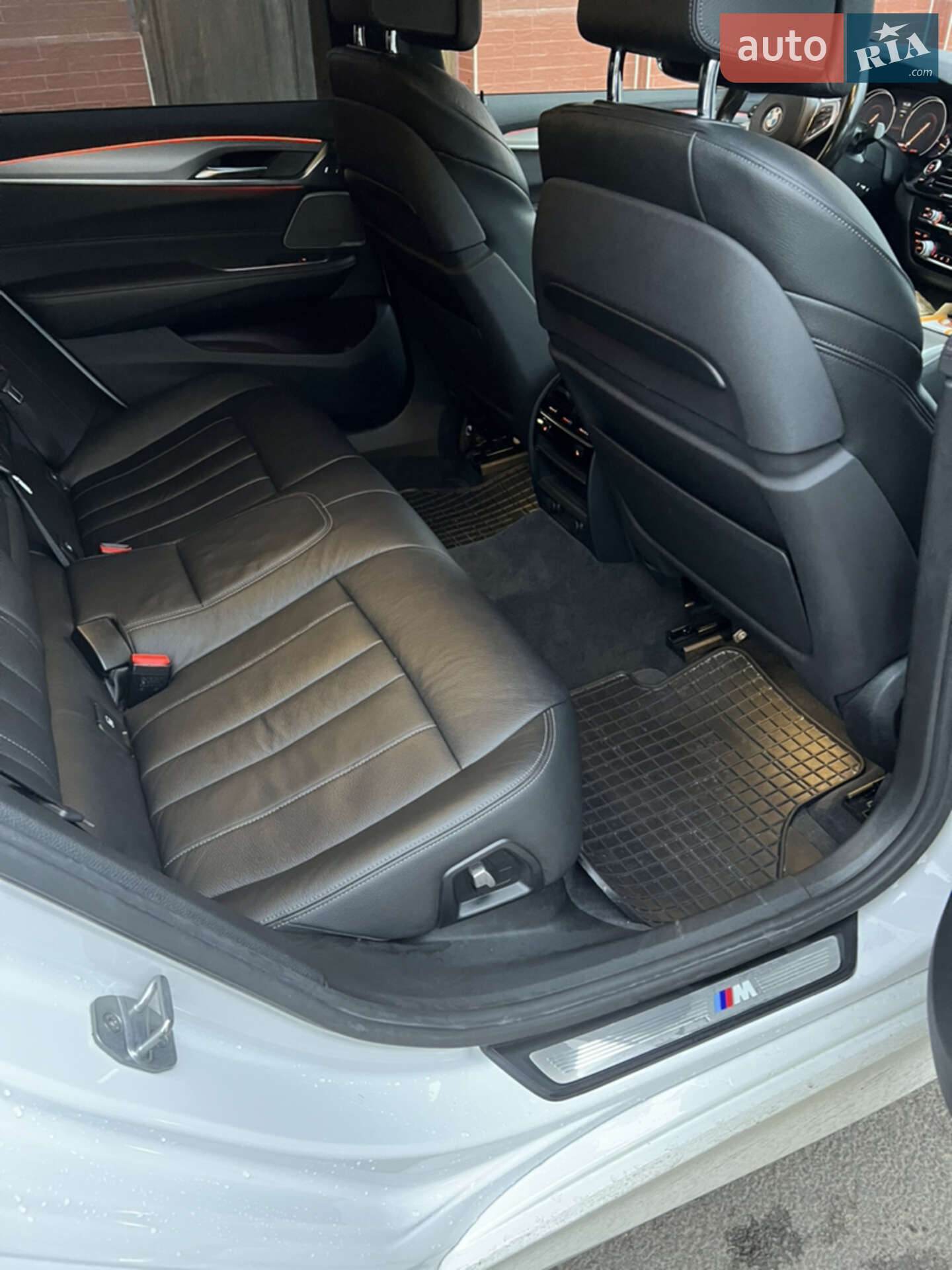 BMW 6 Series GT 2018 VIN WBAJW81060BK92822 фото оголошення 44 з 44