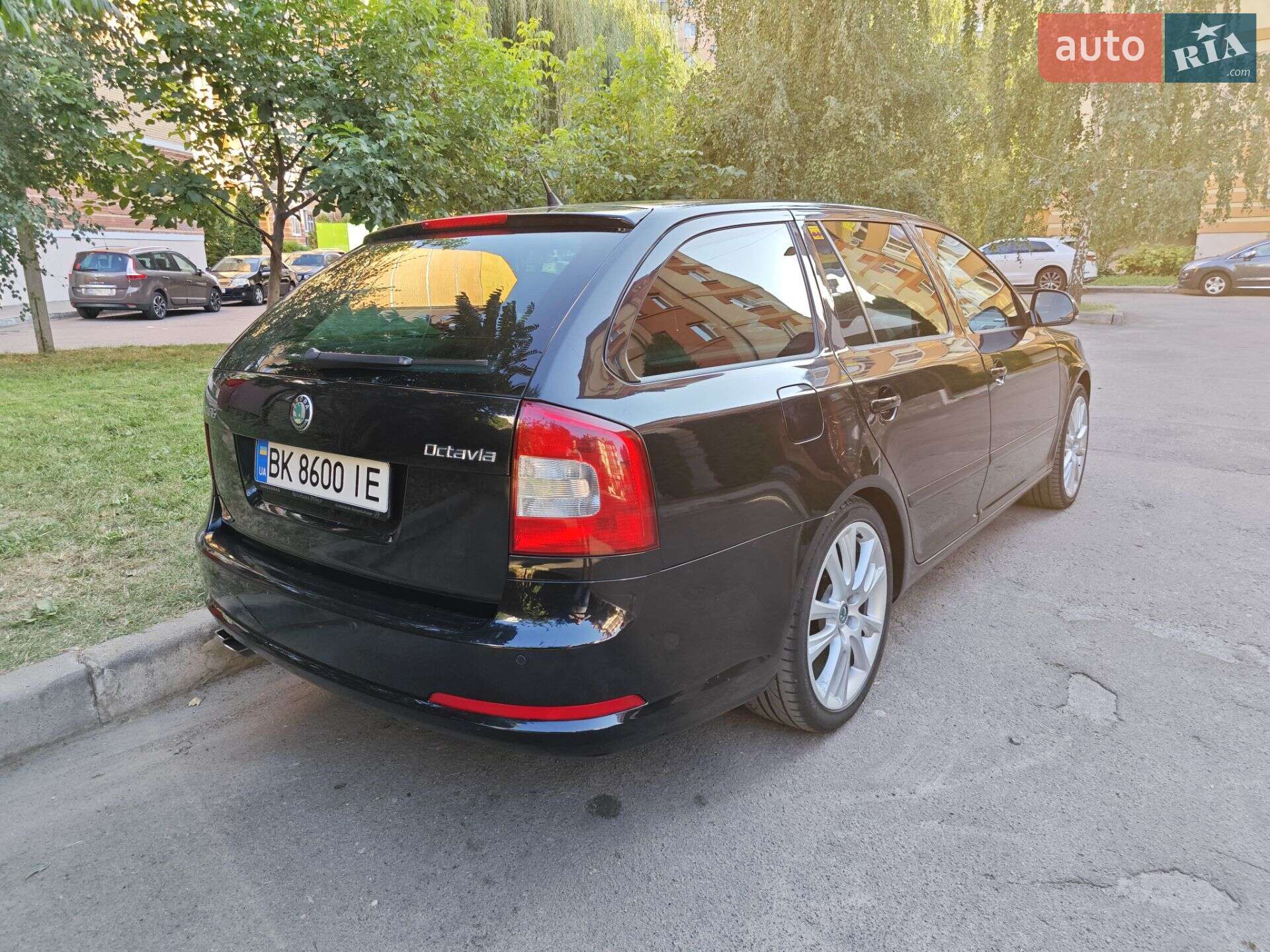 Skoda Octavia 2010 VIN TMBUH61Z4B2041264 фото оголошення 5 з 38