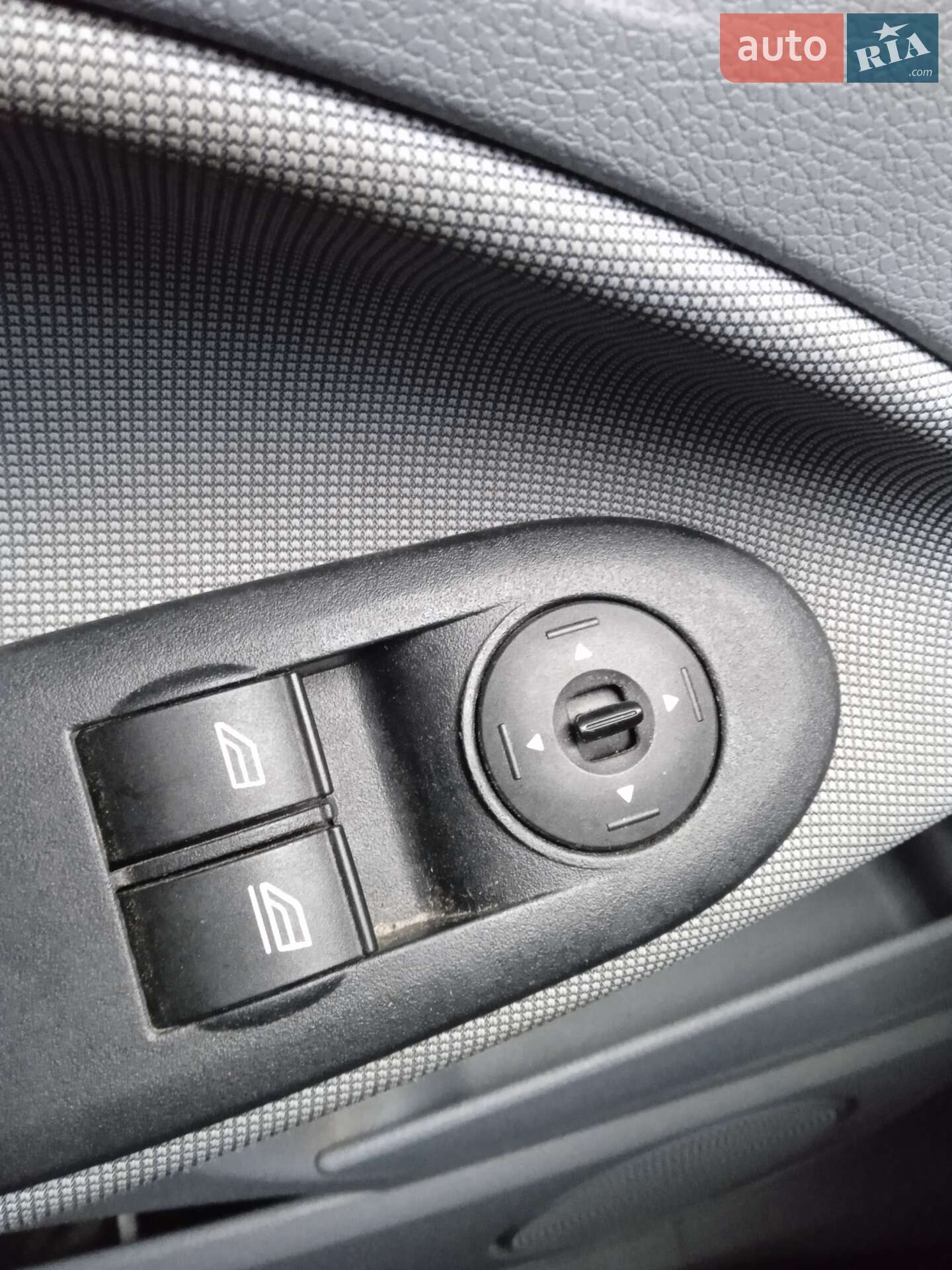 Ford C-Max 2010 VIN WF0EXXGCDEAM36831 фото оголошення 8 з 19