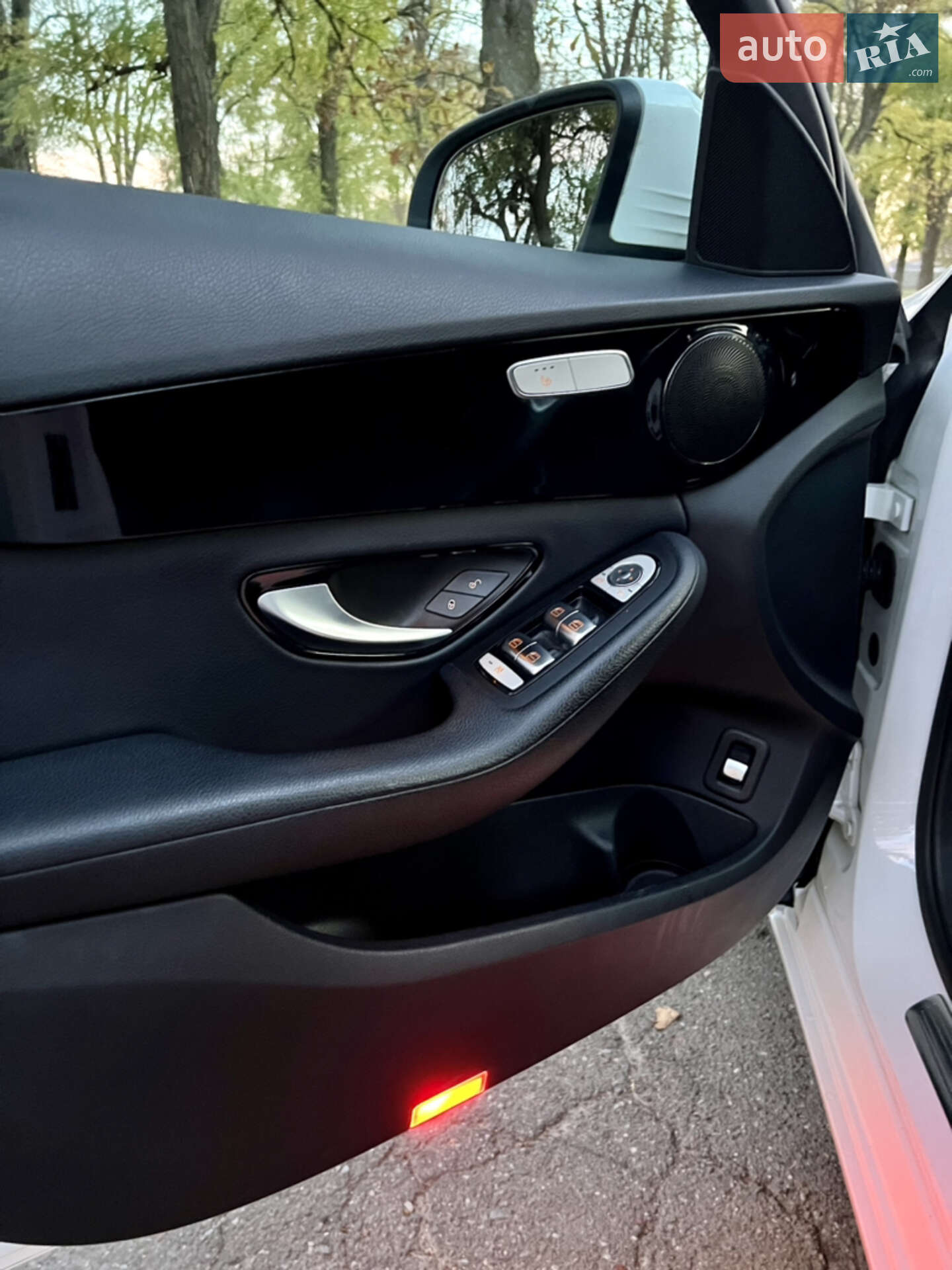 Mercedes-Benz C-Class 2018 VIN WDD2052041F715755 фото оголошення 12 з 14