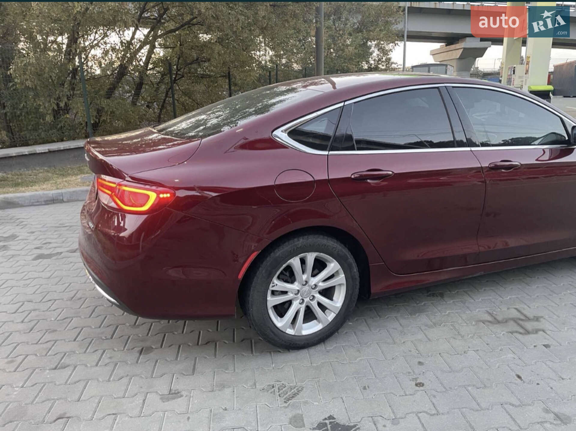 Chrysler 200 2015 VIN 1C3CCCAB5GN157739 фото оголошення 7 з 36