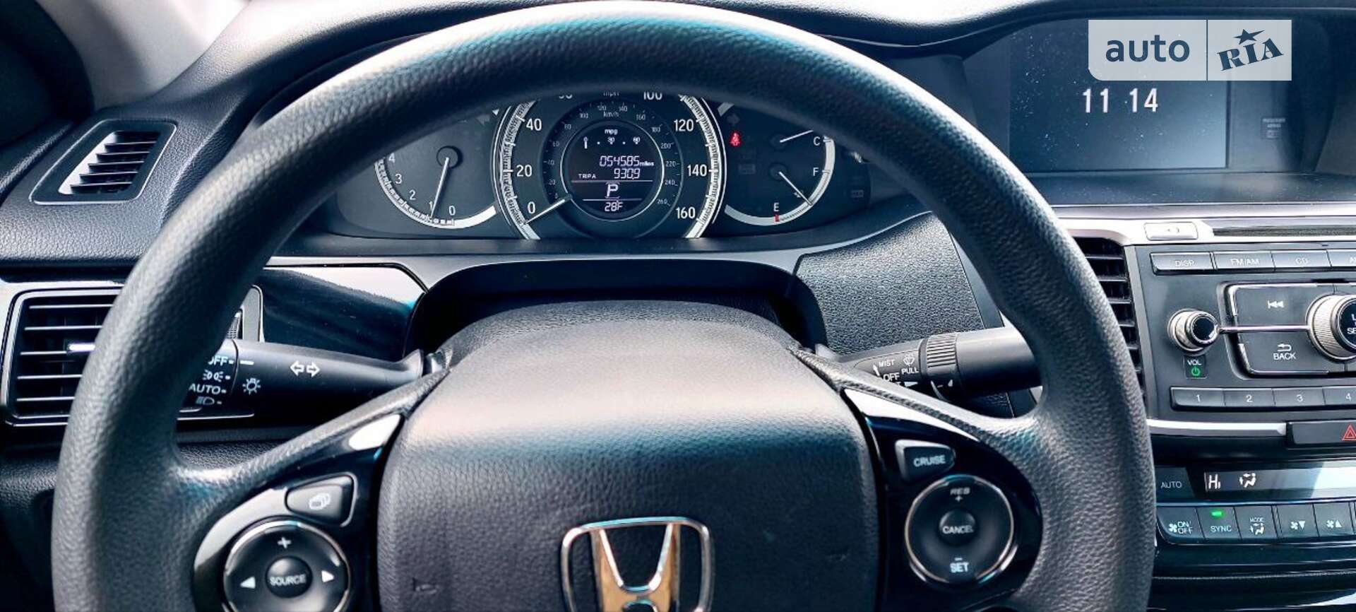 Honda Accord 2017 VIN 1HGCR2F30HA137026 фото оголошення 9 з 17