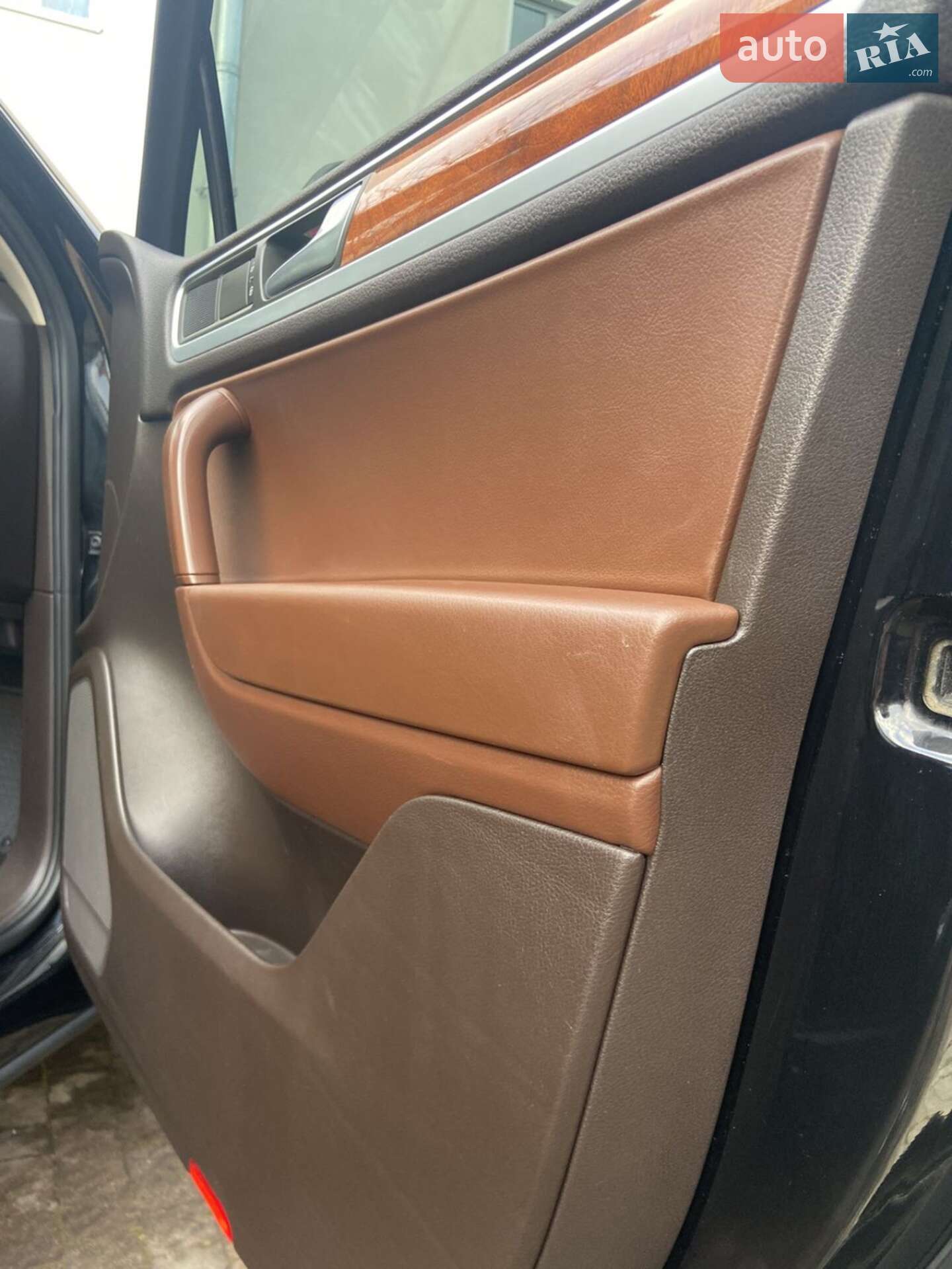 Volkswagen Touareg 2012 VIN WVGEK9BP2CD007829 фото оголошення 25 з 34